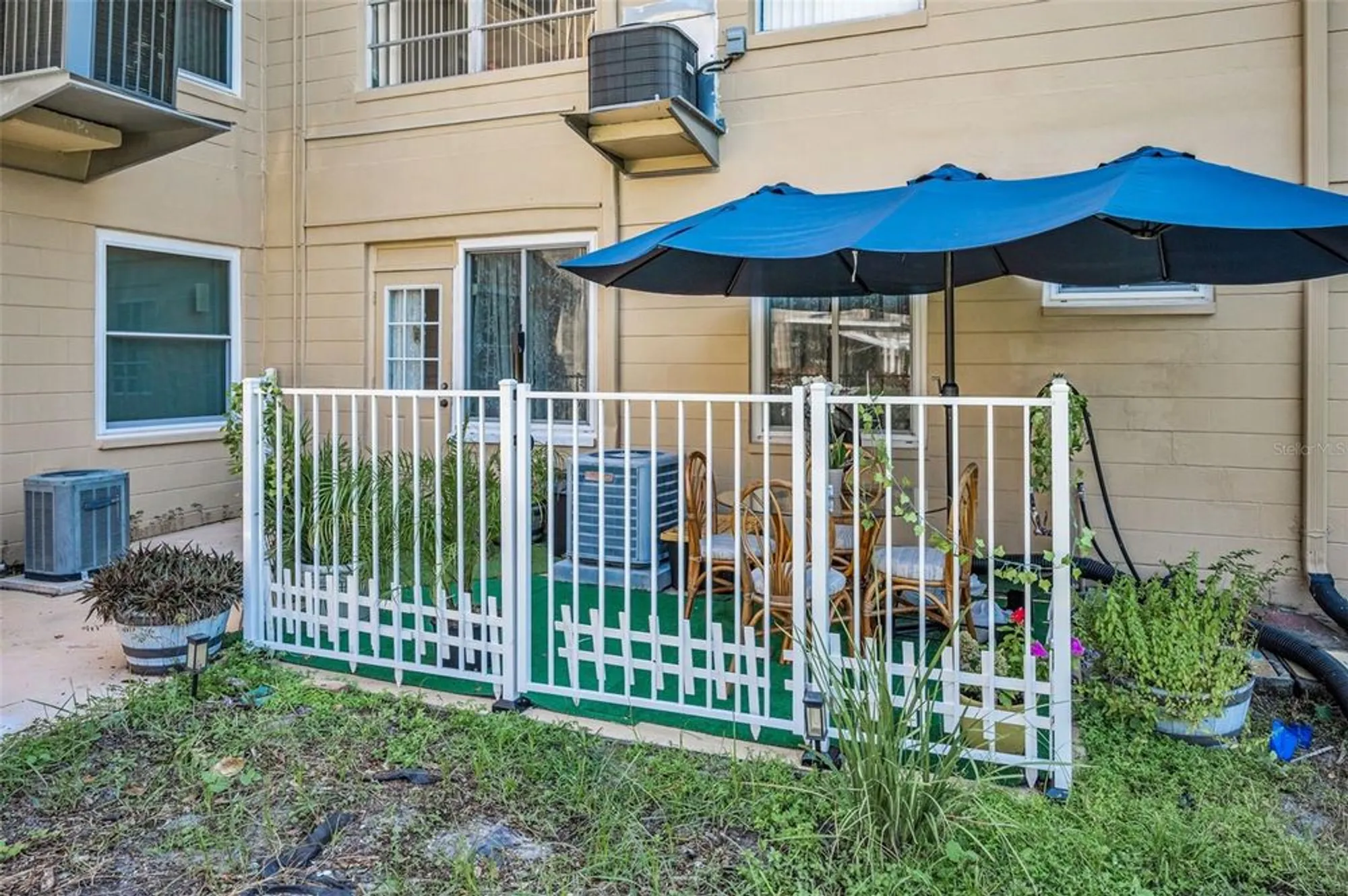 Property Slideshow image 31 of 67 | 2402 ecuadorian way 10, Clearwater, FL, 33763