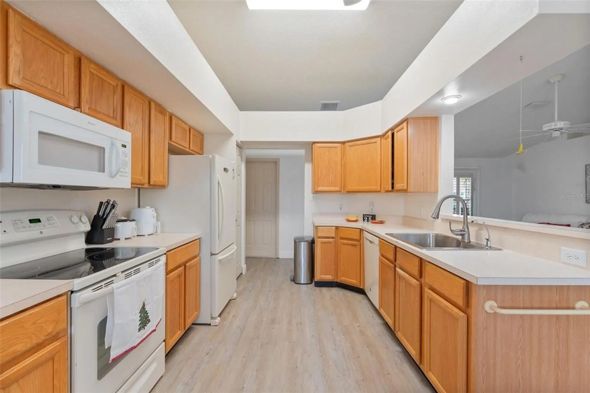 Property Slideshow image 9 of 41 | 6065 magpie dr, Lakeland, FL, 33809