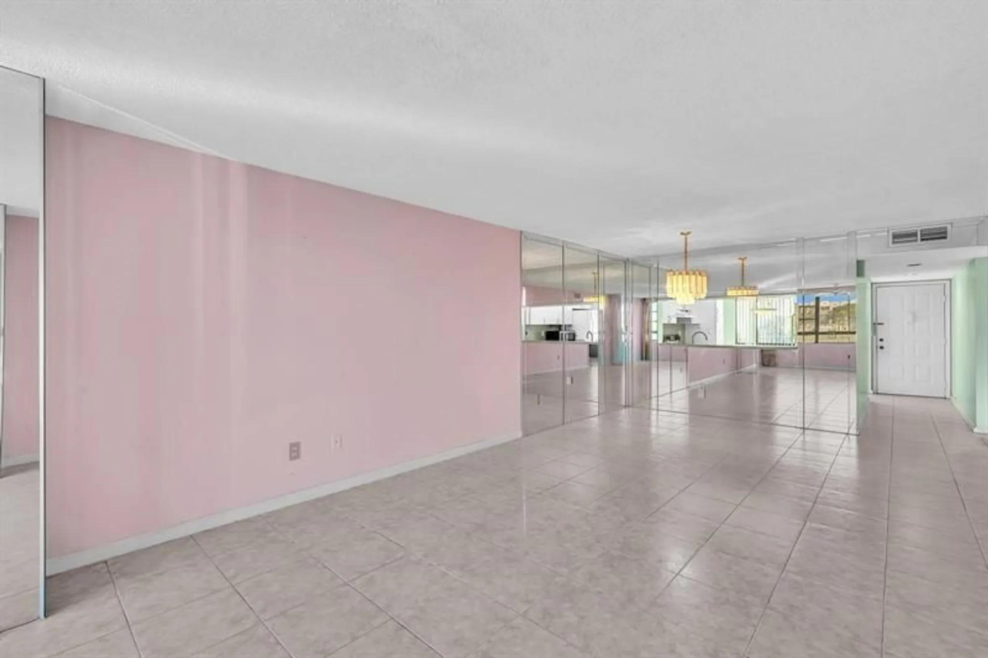 Property Slideshow image 19 of 82 | 10442 e clairmont cir 204, Tamarac, FL, 33321