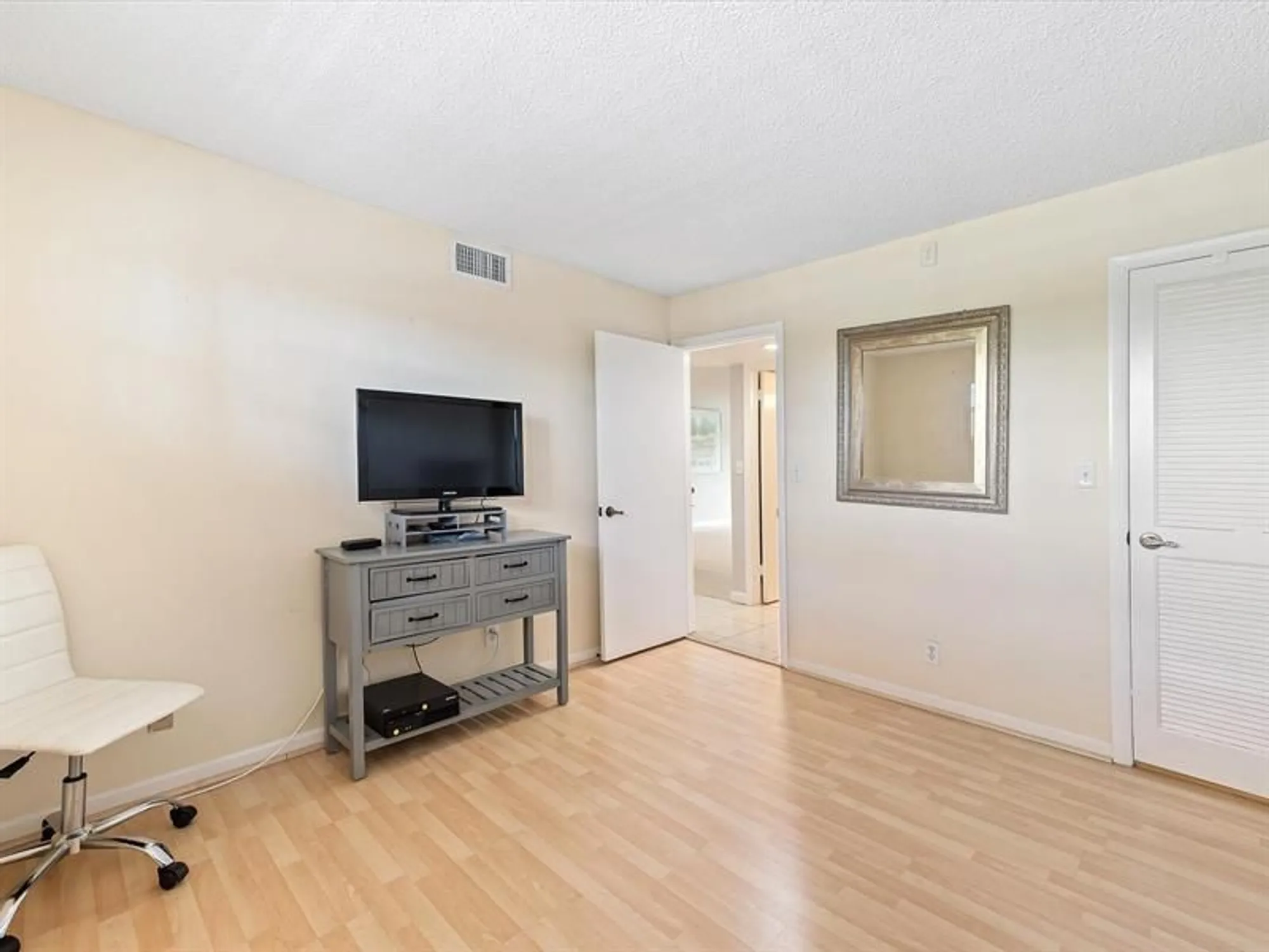 Property Slideshow image 20 of 42 | 9423 s hollybrook lake dr 309, Pembroke Pines, FL, 33025