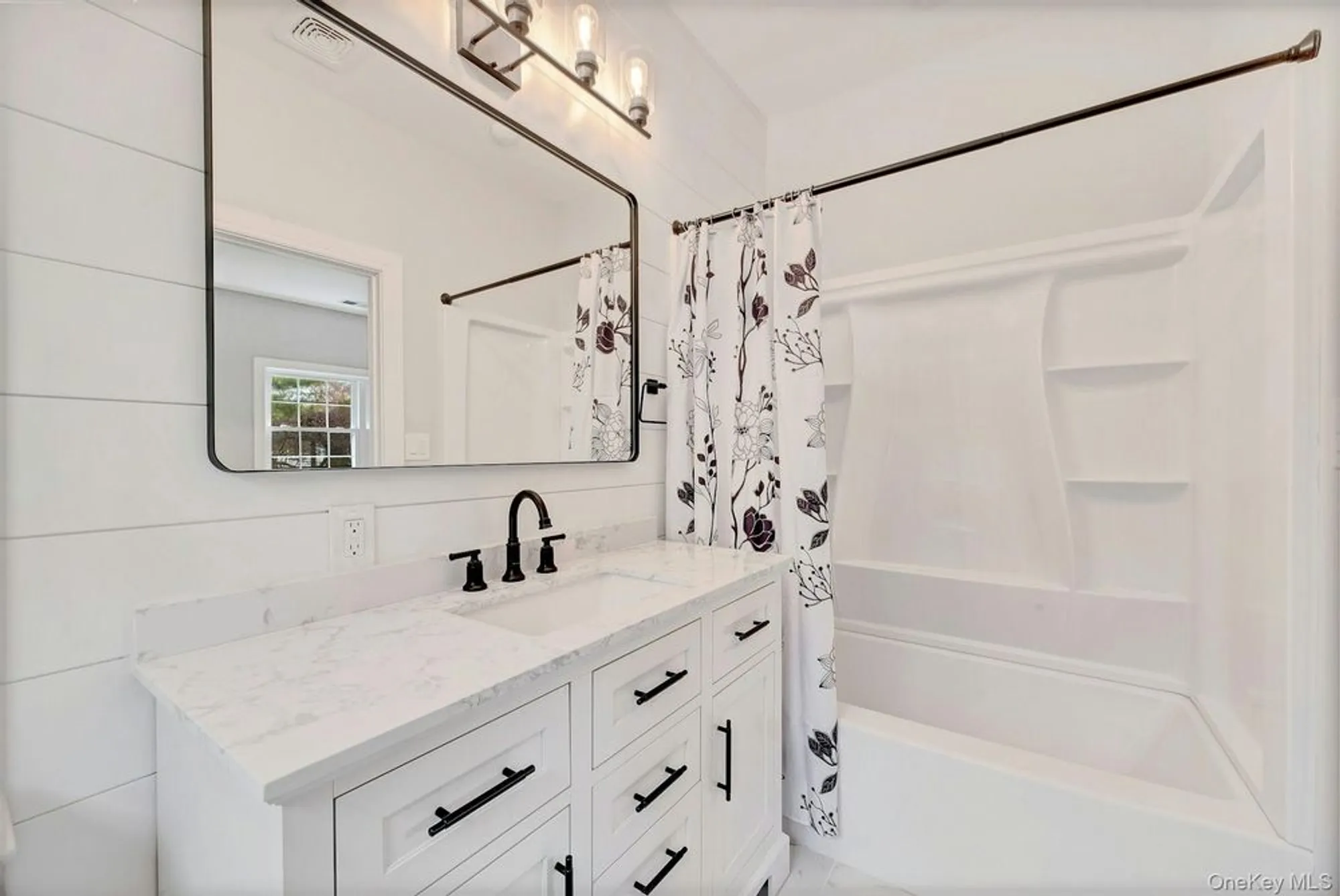 Property Slideshow image 18 of 41 | 509 oak bluff ct, Moriches, NY, 11955