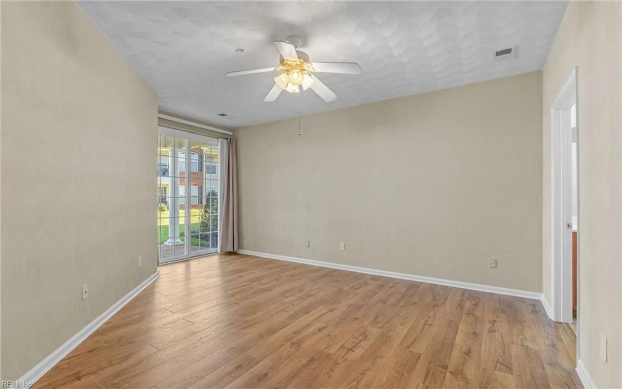 Property Slideshow image 20 of 48 | 2825 loveliness ct, Virginia Beach, VA, 23456