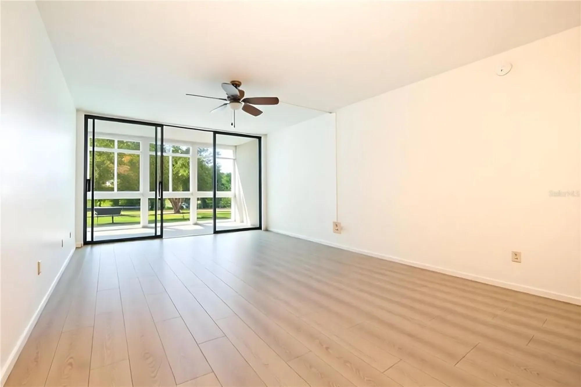 Property Slideshow image 5 of 37 | 14130 rosemary ln 4211, Largo, FL, 33774