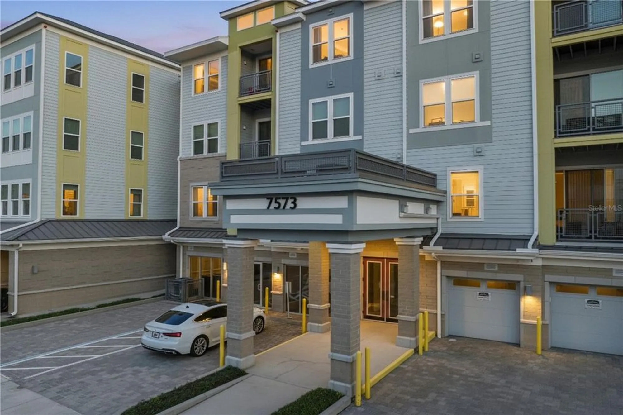 Property Slideshow image 1 of 55 | 7573 laureate blvd unit 1305, Orlando, FL, 32827