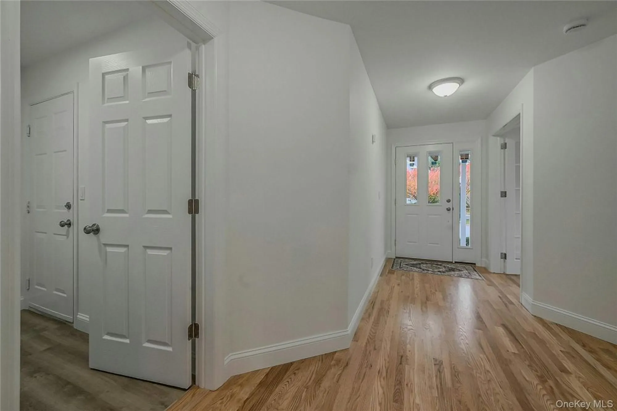 Property Slideshow image 5 of 47 | 98 scenic lake dr, Riverhead, NY, 11901