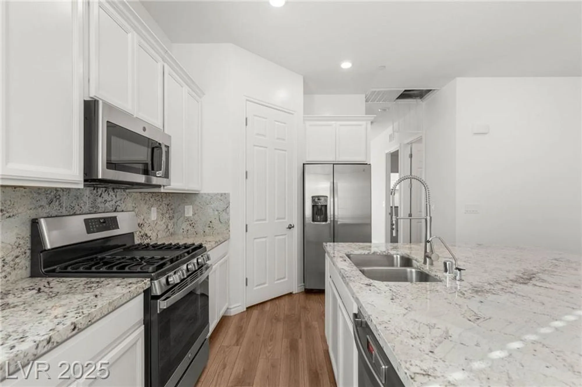 Property Slideshow image 22 of 51 | 209 bellini peak ave, Henderson, NV, 89011