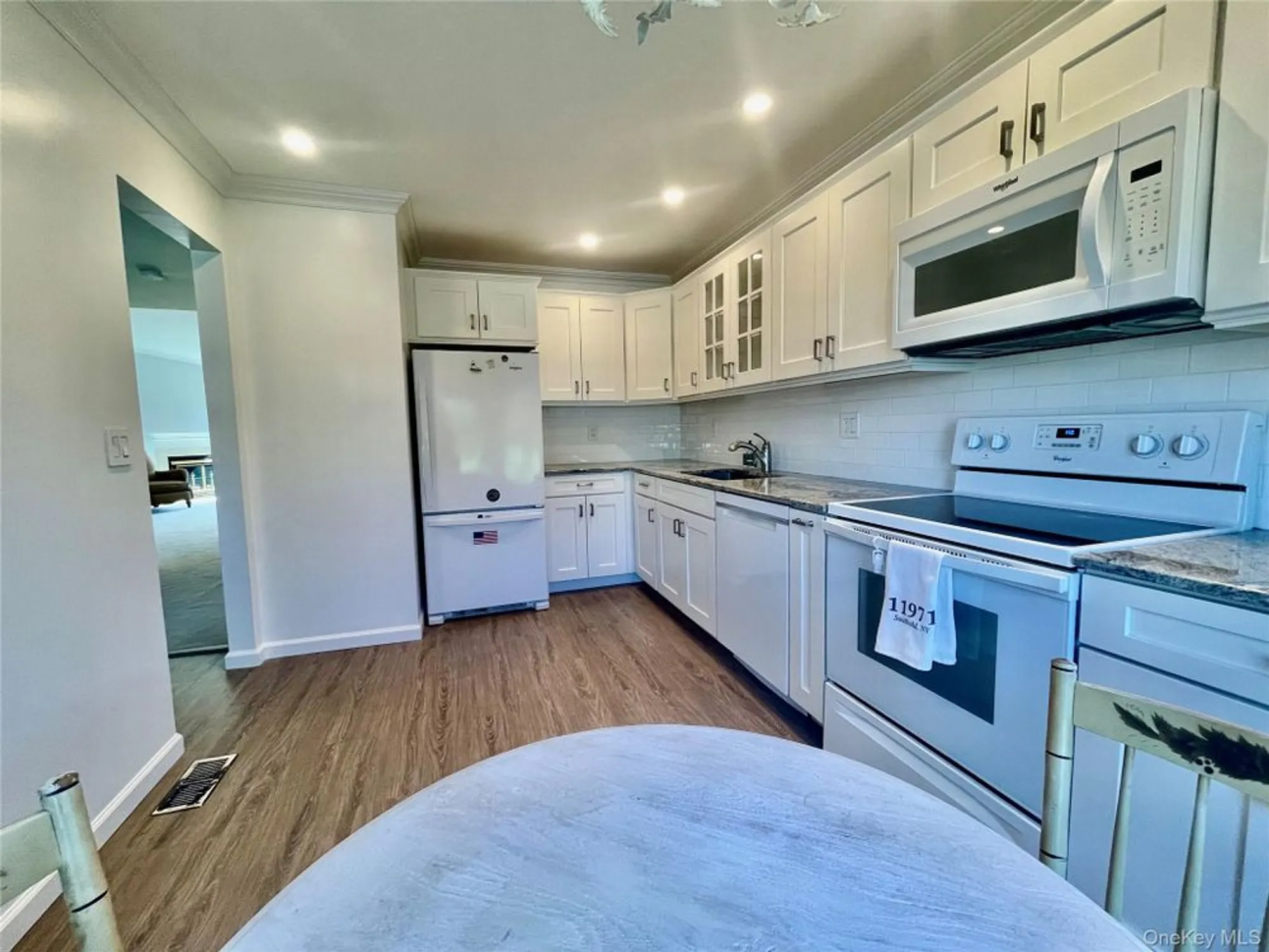 Property Slideshow image 3 of 10 | 2555 youngs ave 17d, Southold, NY, 11971