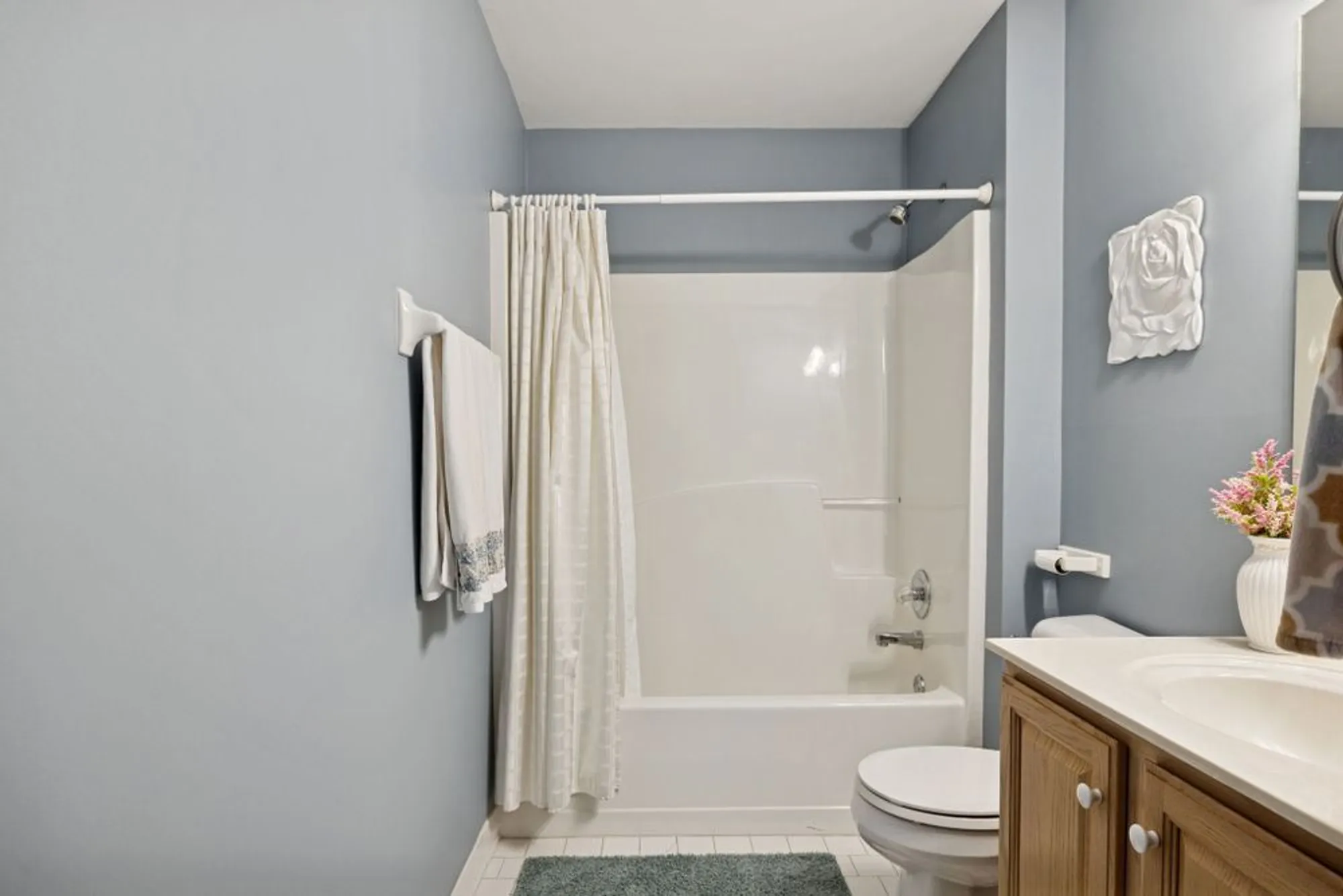 Property Slideshow image 29 of 49 | 117 newsom grn, Nashville, TN, 37221