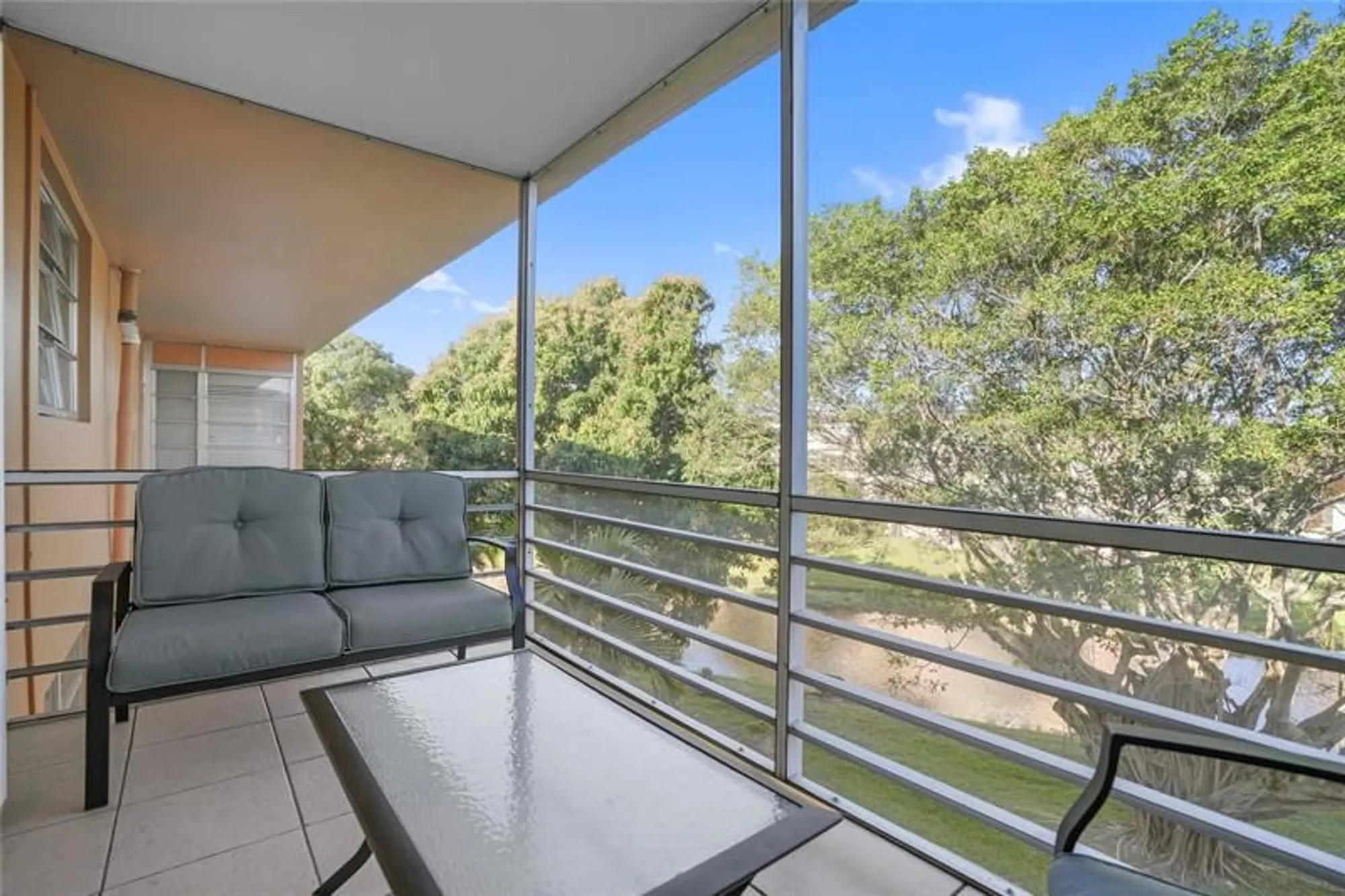 Property Slideshow image 4 of 43 | 3001 nw 46th ave 404, Lauderdale Lakes, FL, 33313