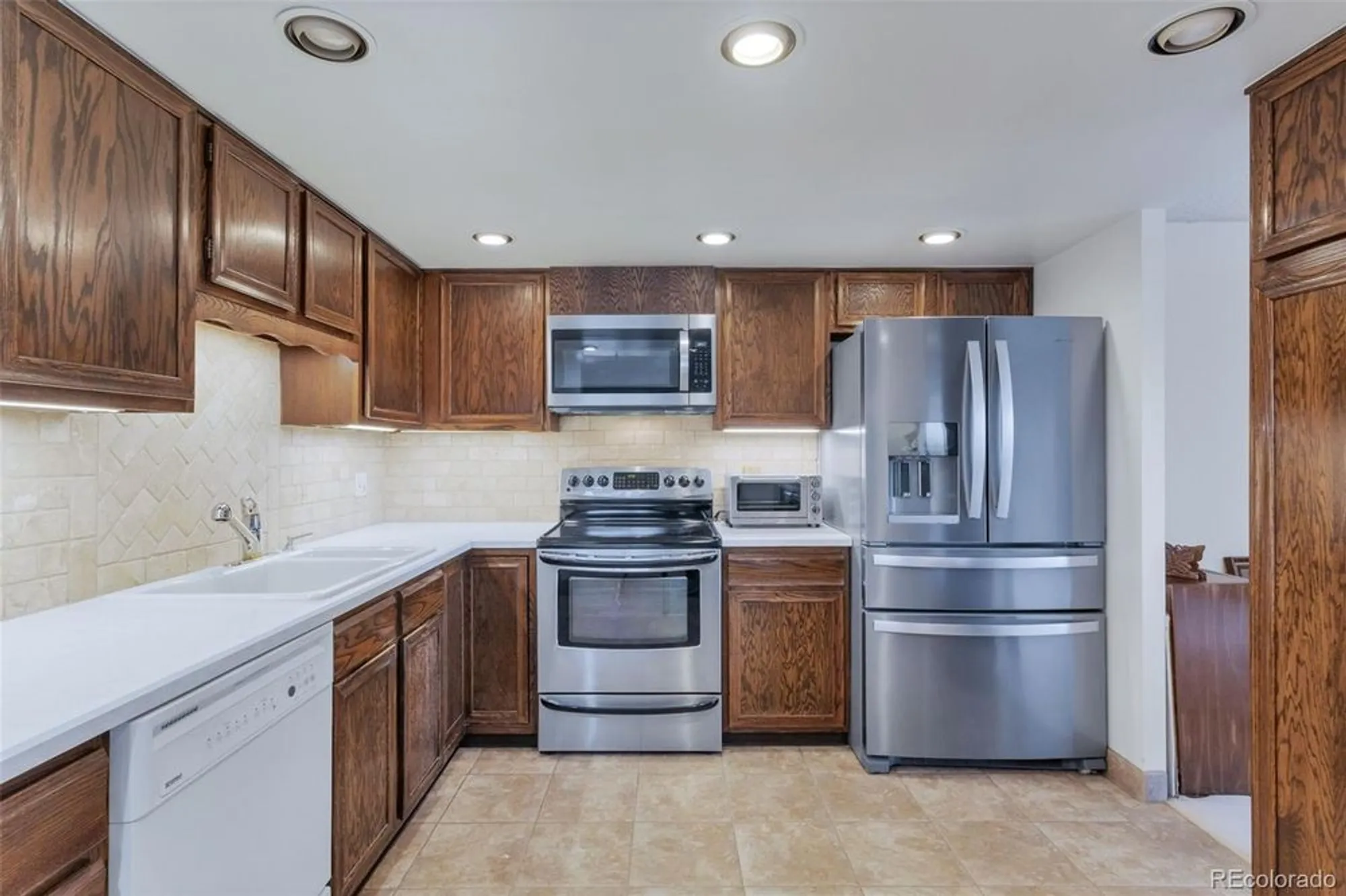 Property Slideshow image 7 of 21 | 13691 e marina dr 301, Aurora, CO, 80014