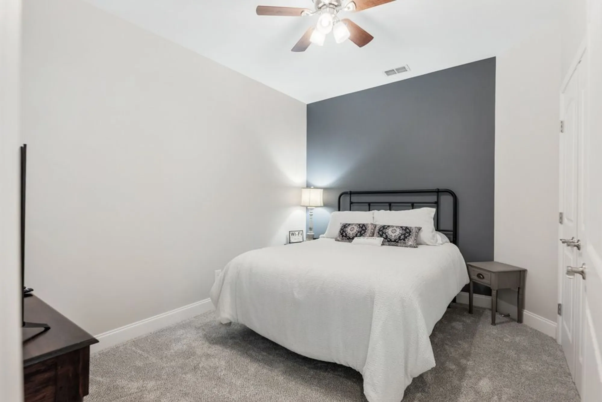 Property Slideshow image 25 of 71 | 240 glennister ct, Gallatin, TN, 37066