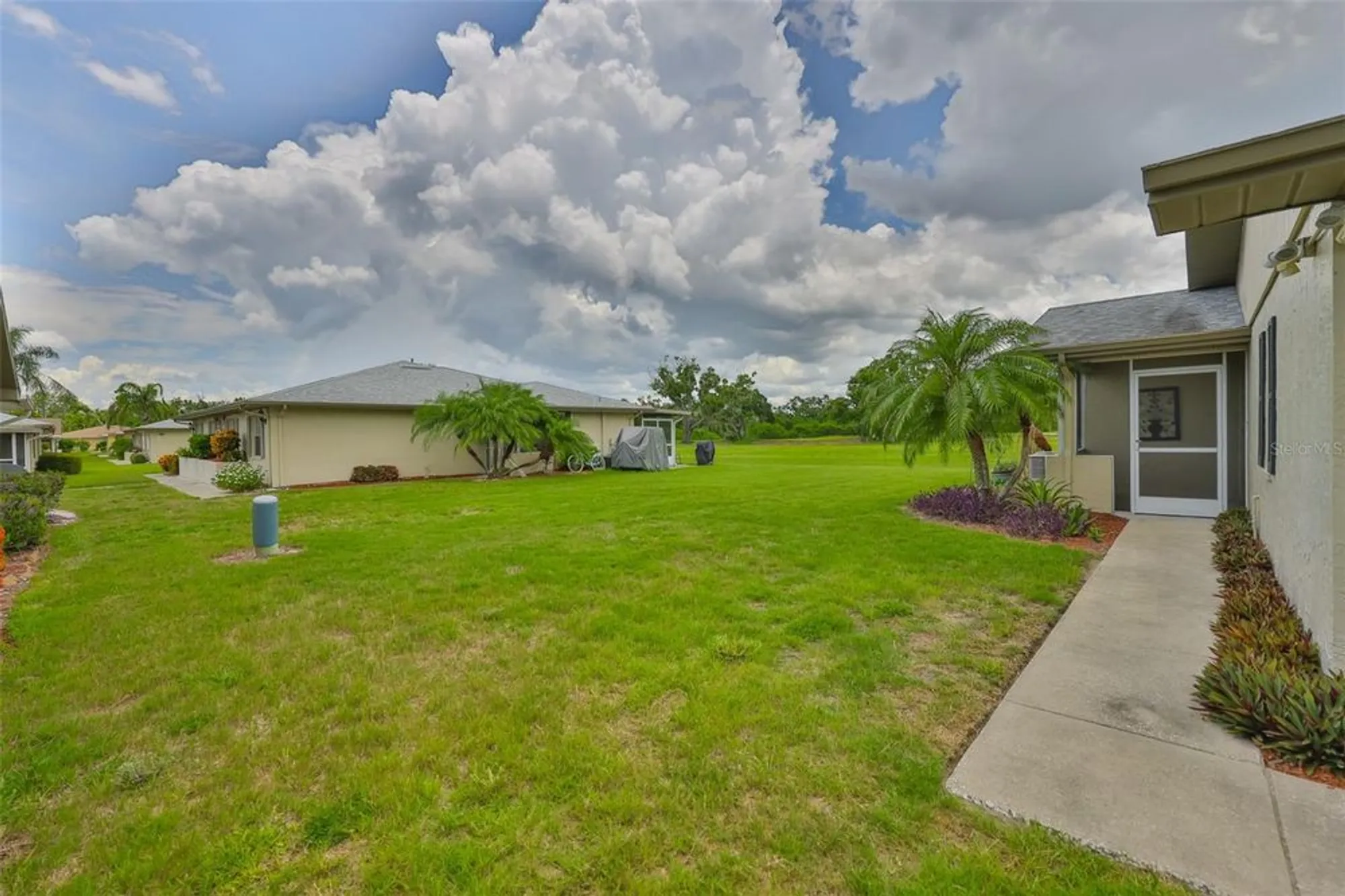 Property Slideshow image 5 of 55 | 1905 canterbury ln unit 17, Sun City Center, FL, 33573