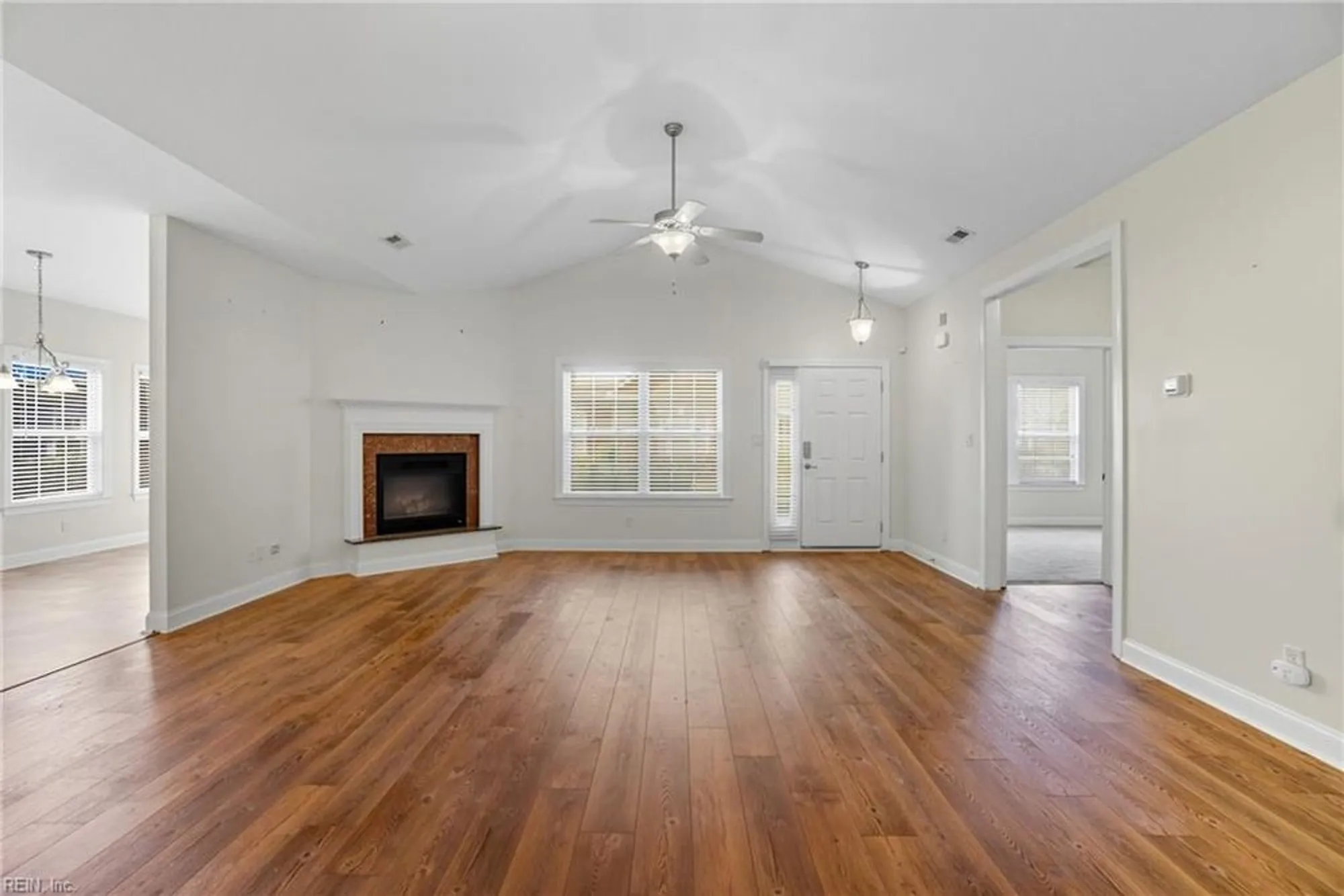 Property Slideshow image 5 of 35 | 1439 thistlewood ln, Chesapeake, VA, 23320