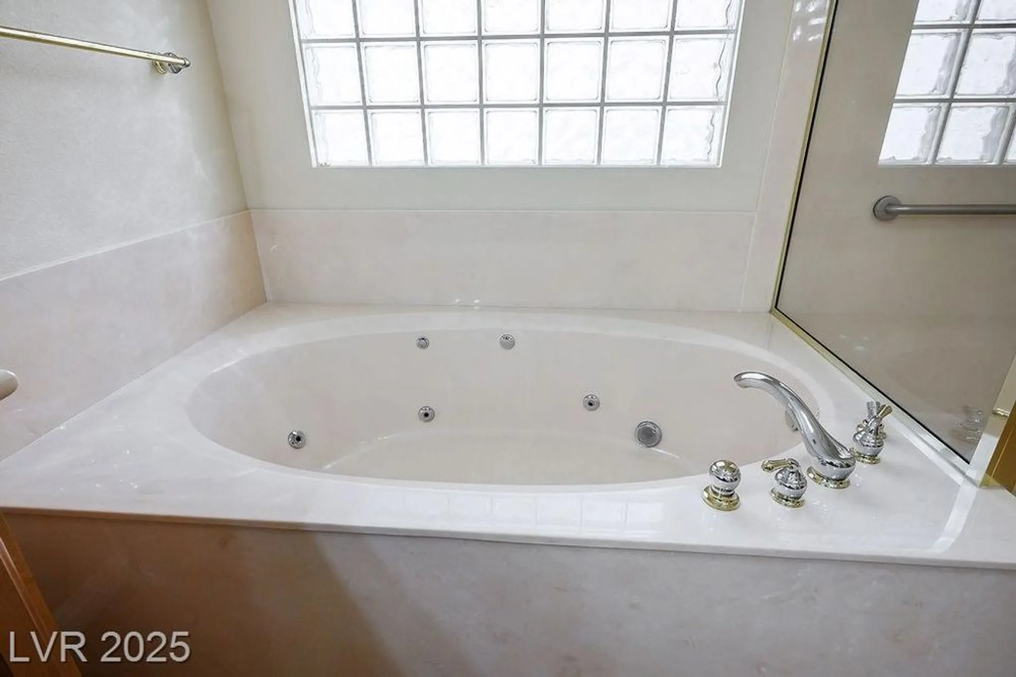 Property Slideshow image 22 of 64 | 5123 vincitor st, Las Vegas, NV, 89135