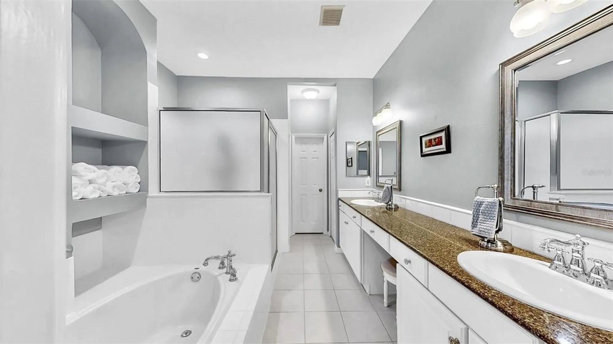 Property Slideshow image 37 of 57 | 203 oceania ct, Apollo Beach, FL, 33572