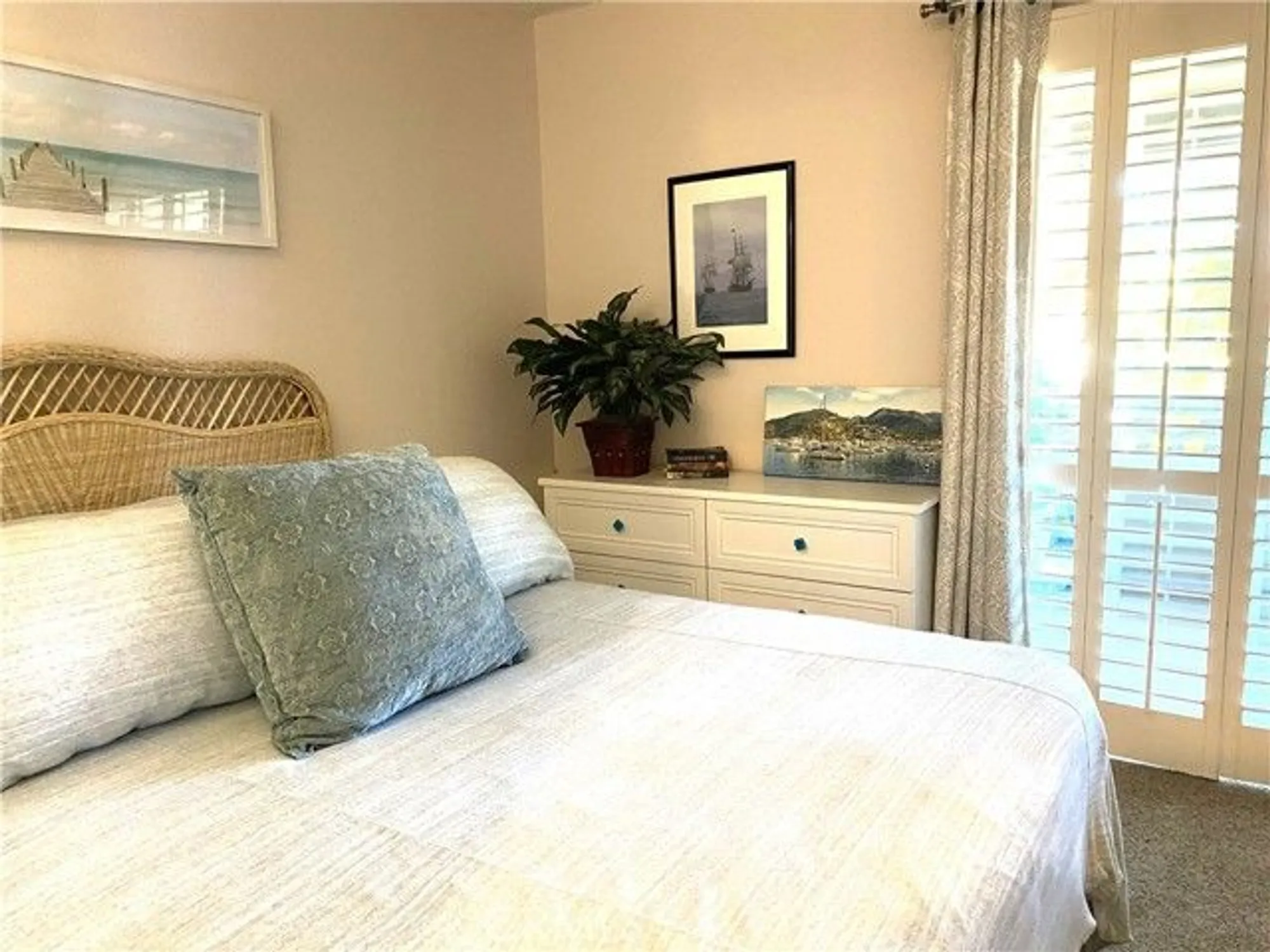 Property Slideshow image 25 of 30 | 13380 danbury ln # m6-130d, Seal Beach, CA, 90740