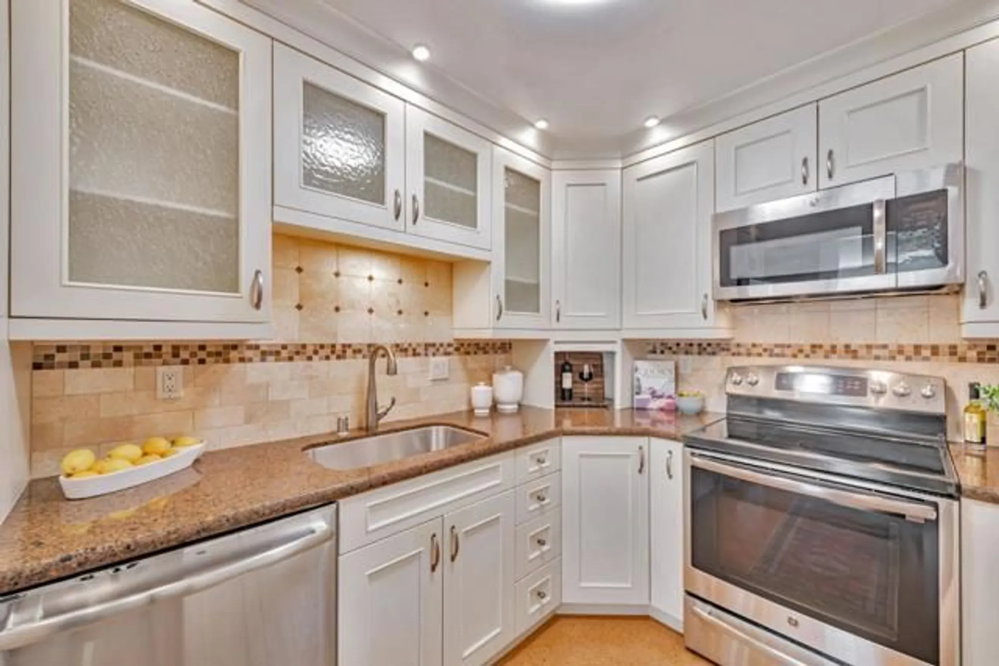 Property Slideshow image 6 of 35 | 443 alberto way b121, Los Gatos, CA, 95032