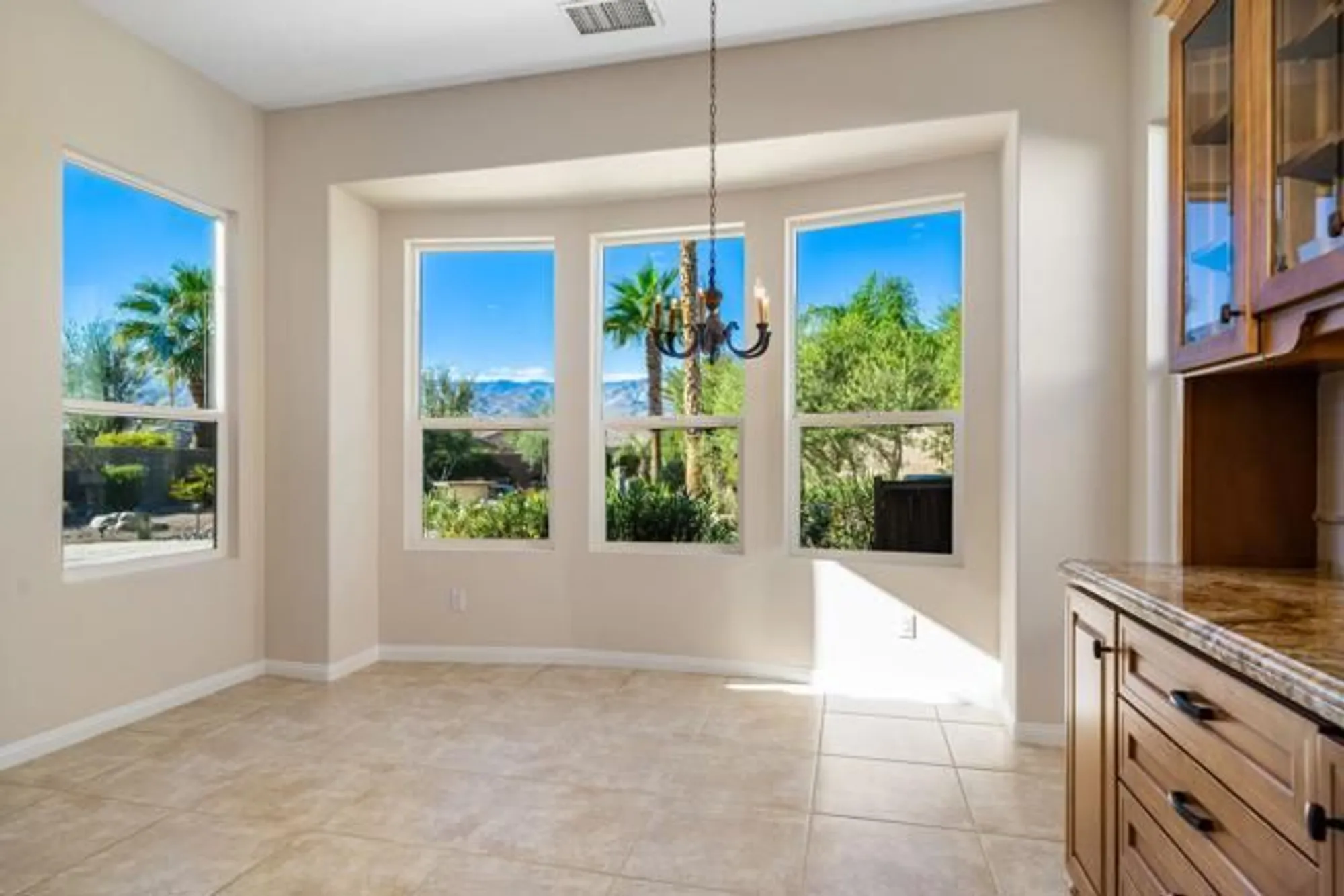 Property Slideshow image 21 of 48 | 81943 prism dr, La Quinta, CA, 92253