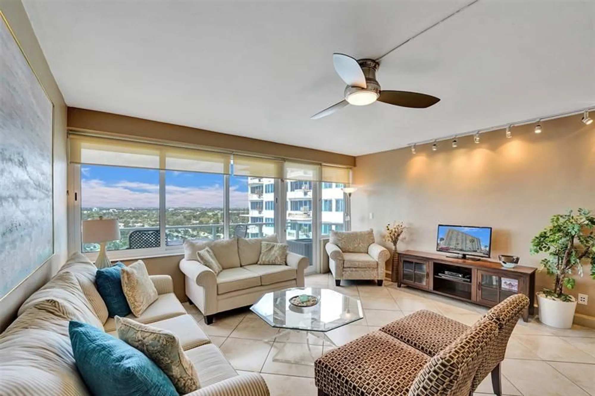 Property Slideshow image 12 of 47 | 3233 ne 34th st 1517, Fort Lauderdale, FL, 33308