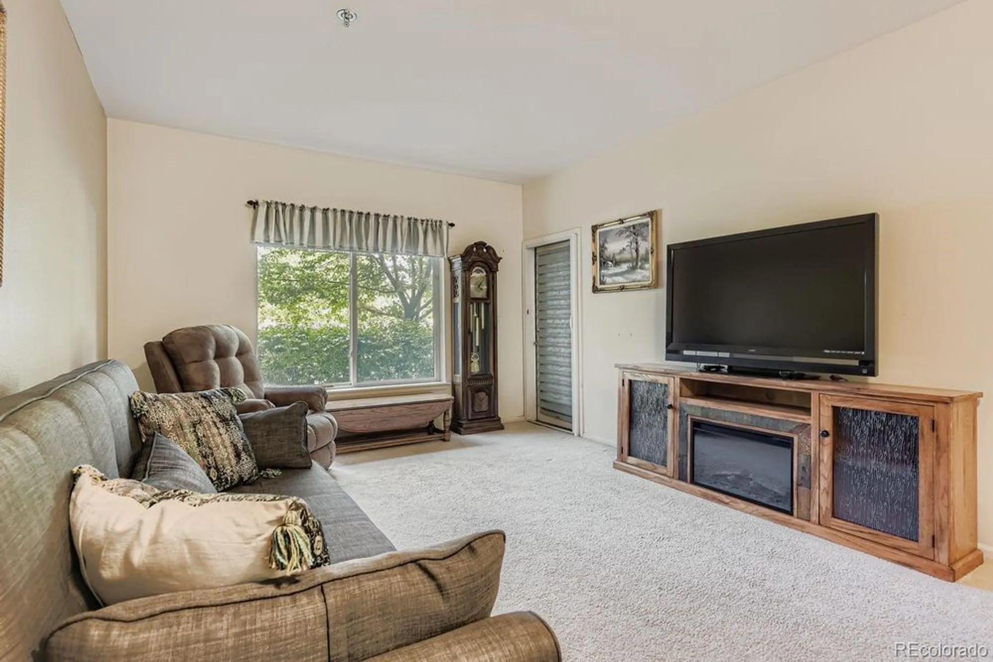 Property Slideshow image 4 of 13 | 2895 w riverwalk cir apt 114, Littleton, CO, 80123