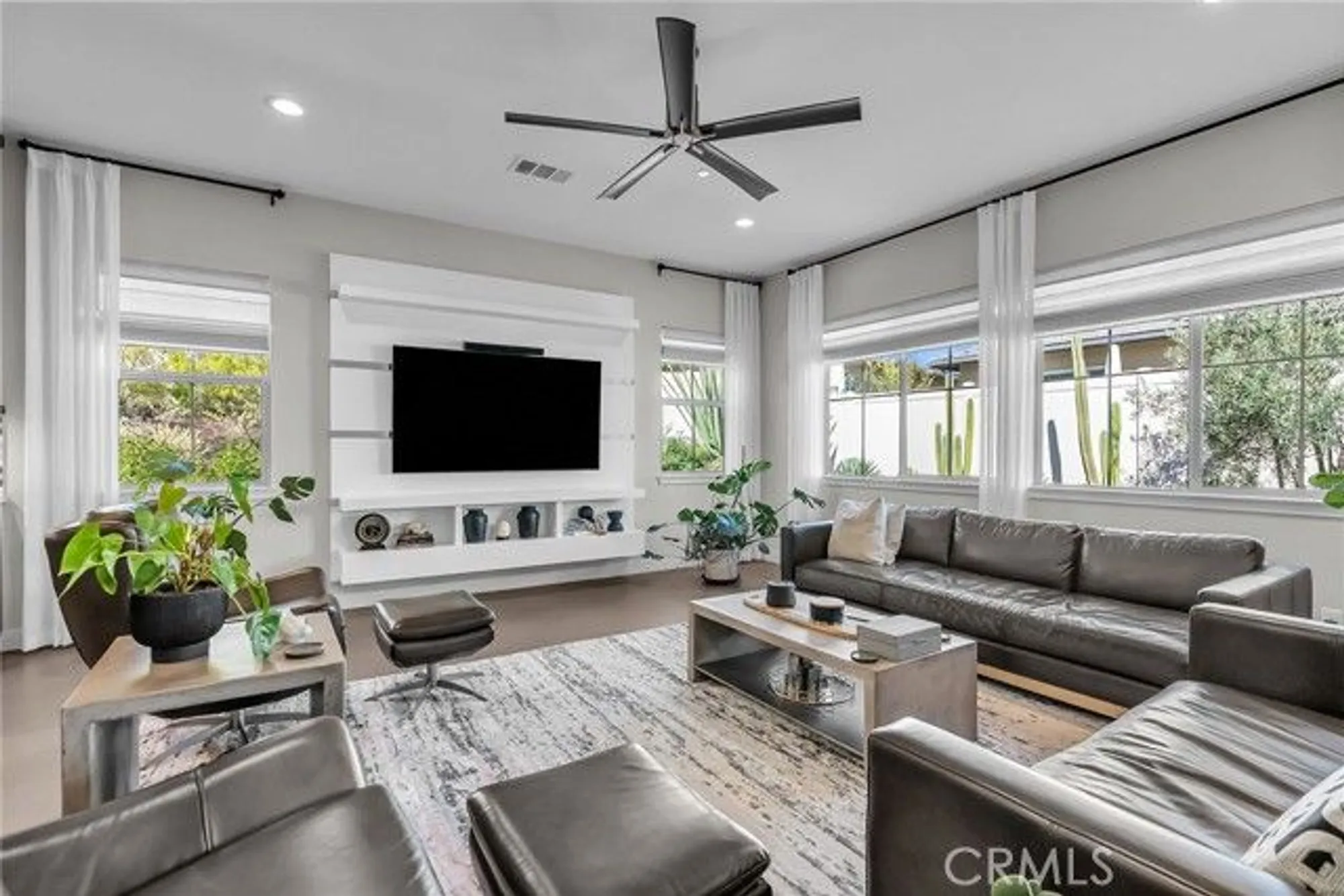 Property Slideshow image 10 of 44 | 11686 oakton way, Corona, CA, 92883