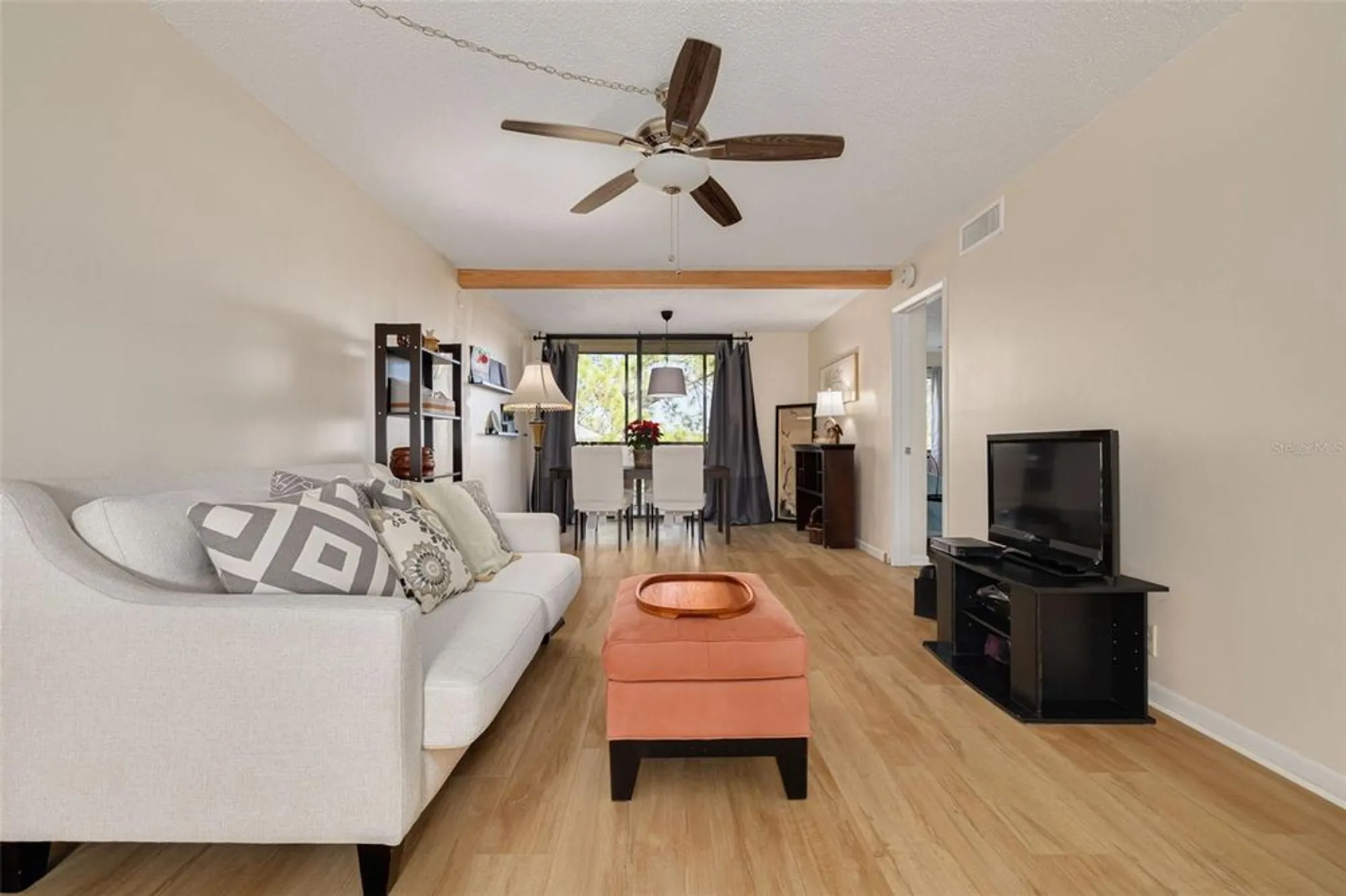 Property Slideshow image 4 of 29 | 3062 eastland blvd 406, Clearwater, FL, 33761