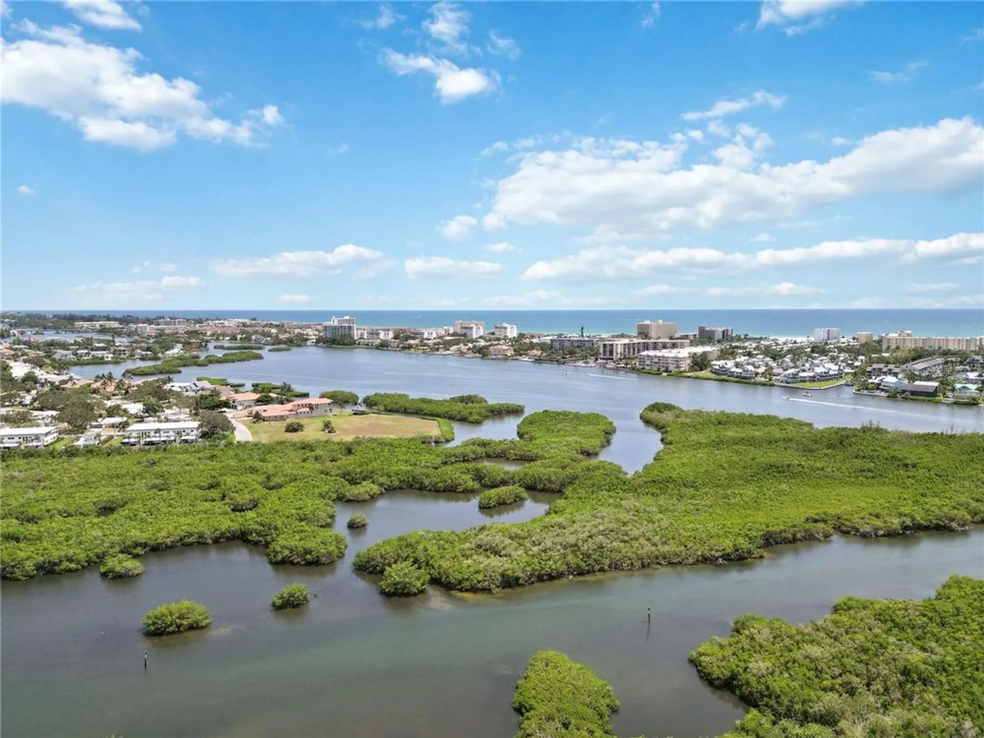 Property Slideshow image 3 of 41 | 5450 eagles point cir 405, Sarasota, FL, 34231