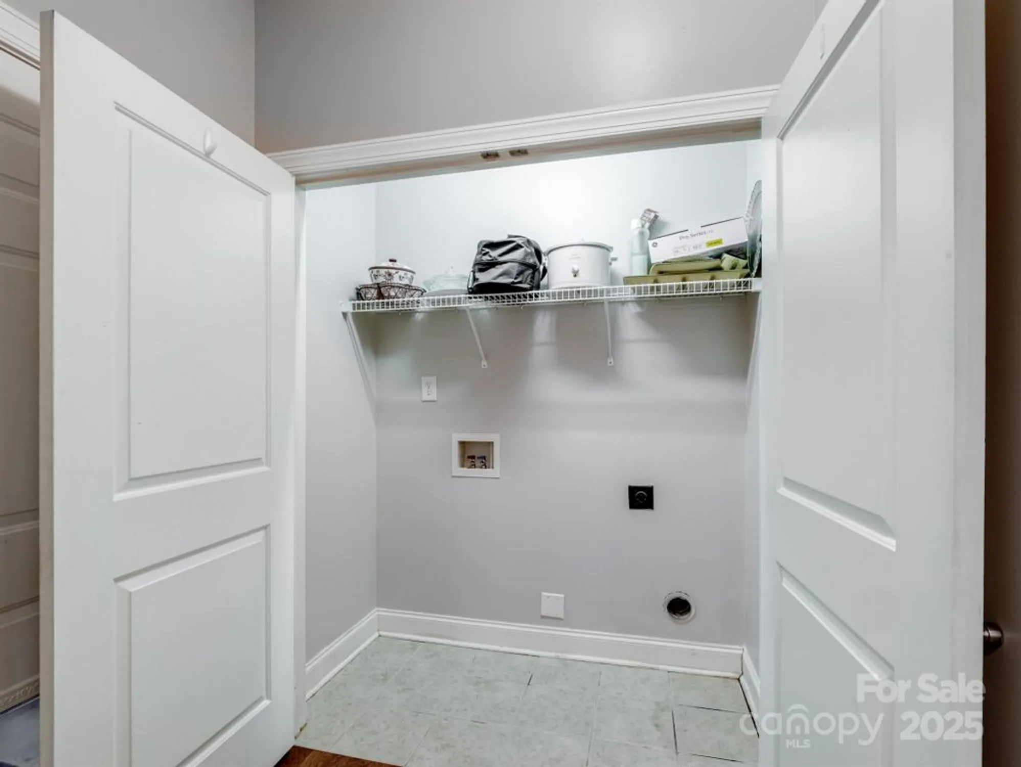 Property Slideshow image 16 of 37 | 10875 casetta dr, Matthews, NC, 28105