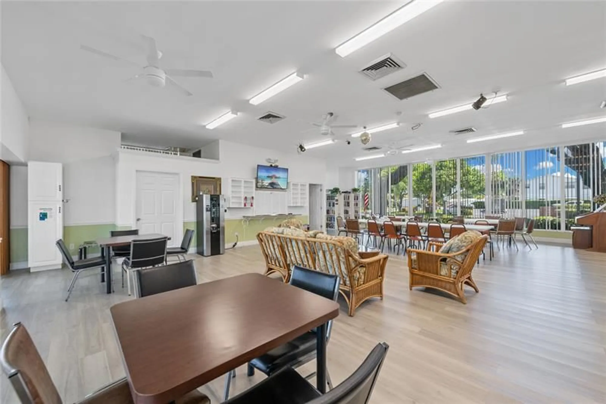 Property Slideshow image 29 of 35 | 220 s golf blvd, Pompano Beach, FL, 33064