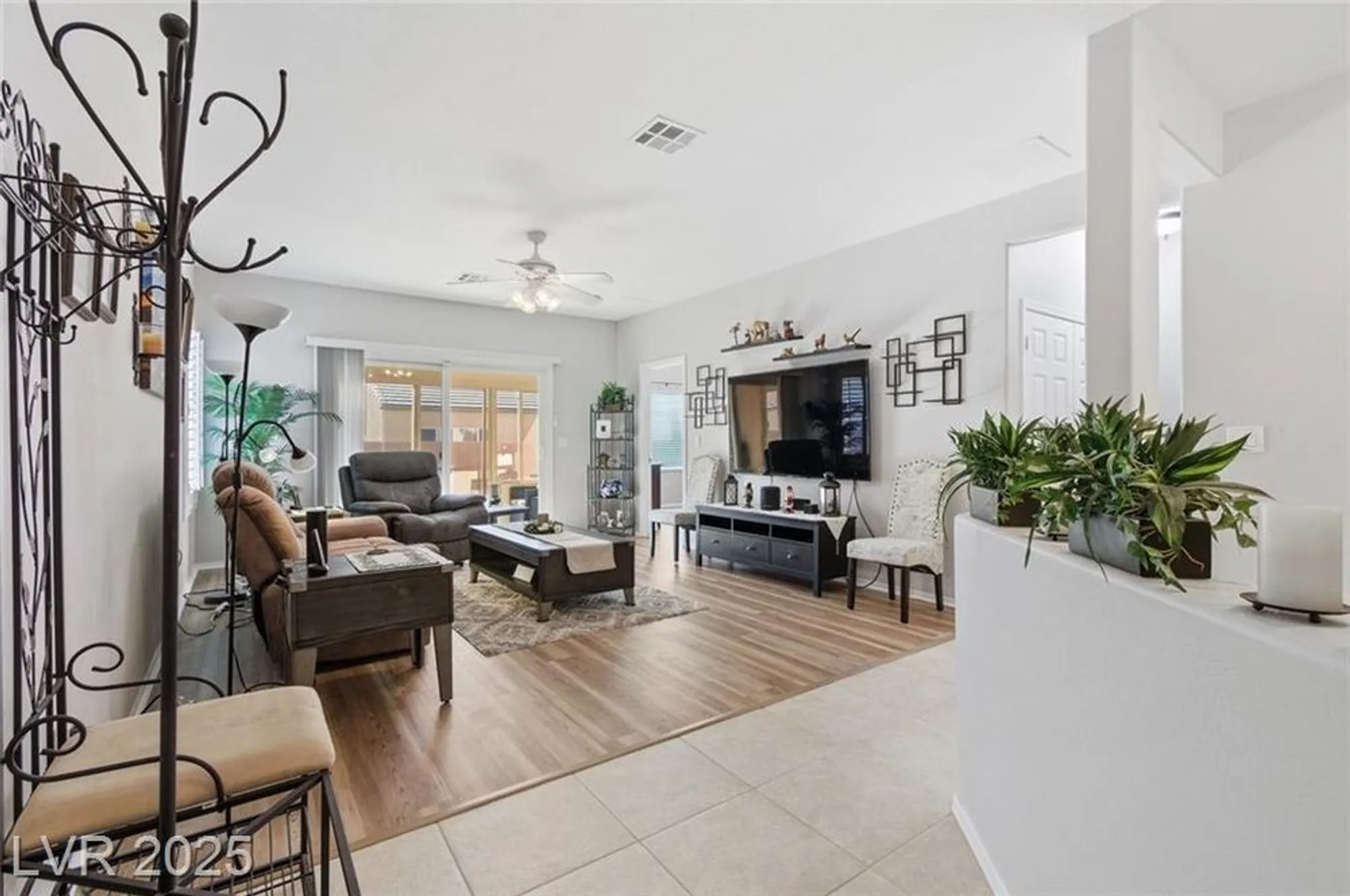 Property Slideshow image 4 of 19 | 3525 herring gull ln, North Las Vegas, NV, 89084