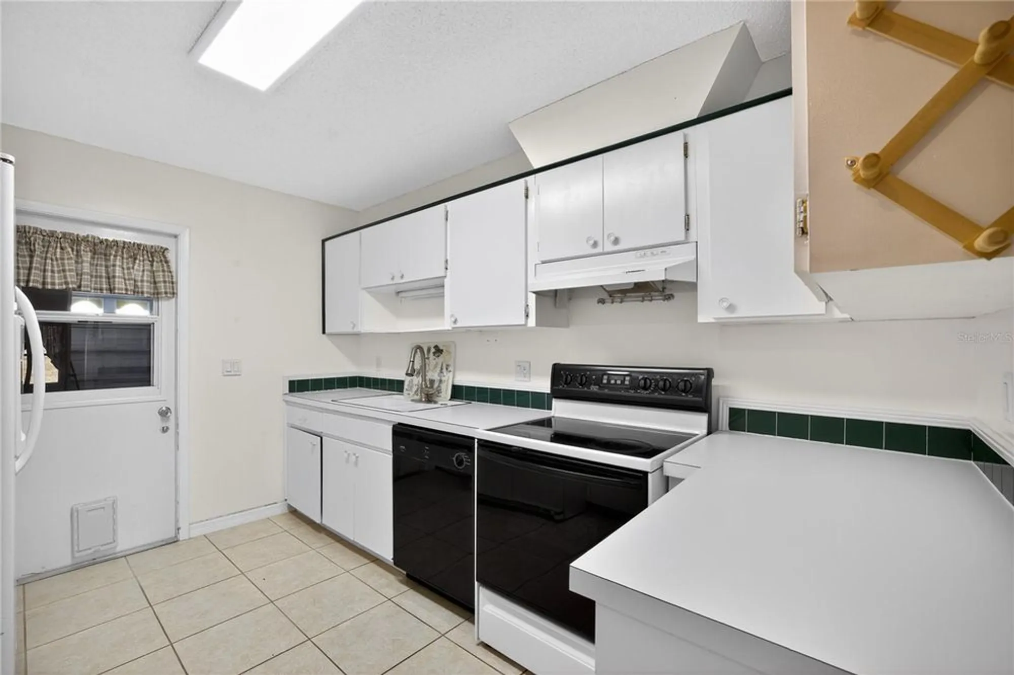 Property Slideshow image 8 of 30 | 1207 eastloch ct, Sun City Center, FL, 33573