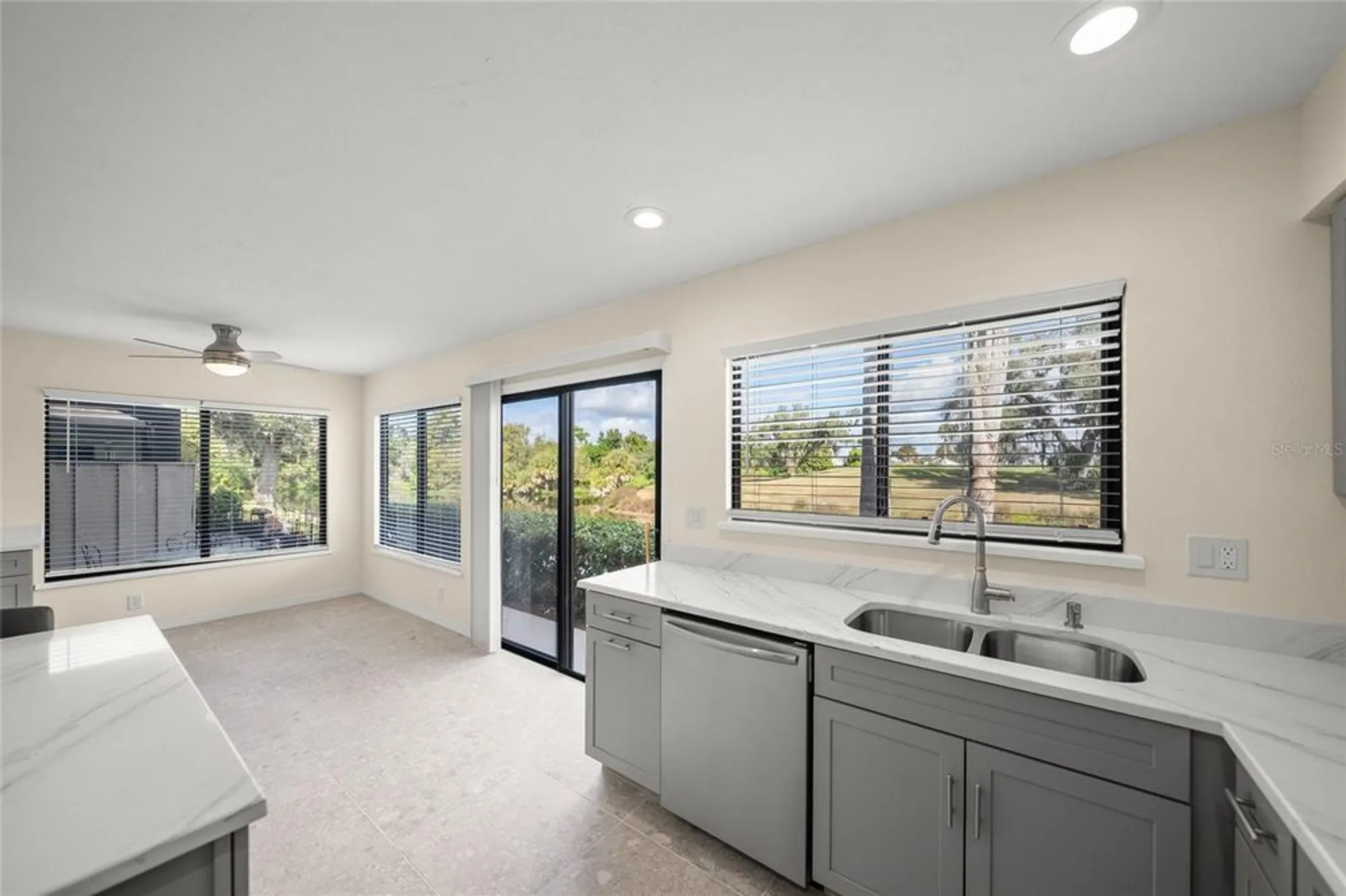 Property Slideshow image 25 of 62 | 4555 forest wood trl 23, Sarasota, FL, 34241