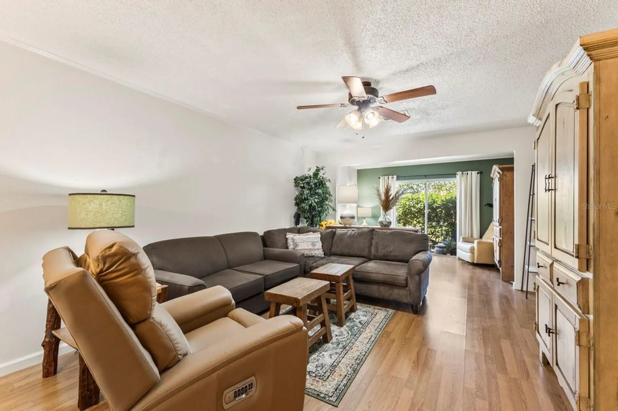 Property Slideshow image 11 of 35 | 4015 lake bayshore dr # 108, Bradenton, FL, 34205