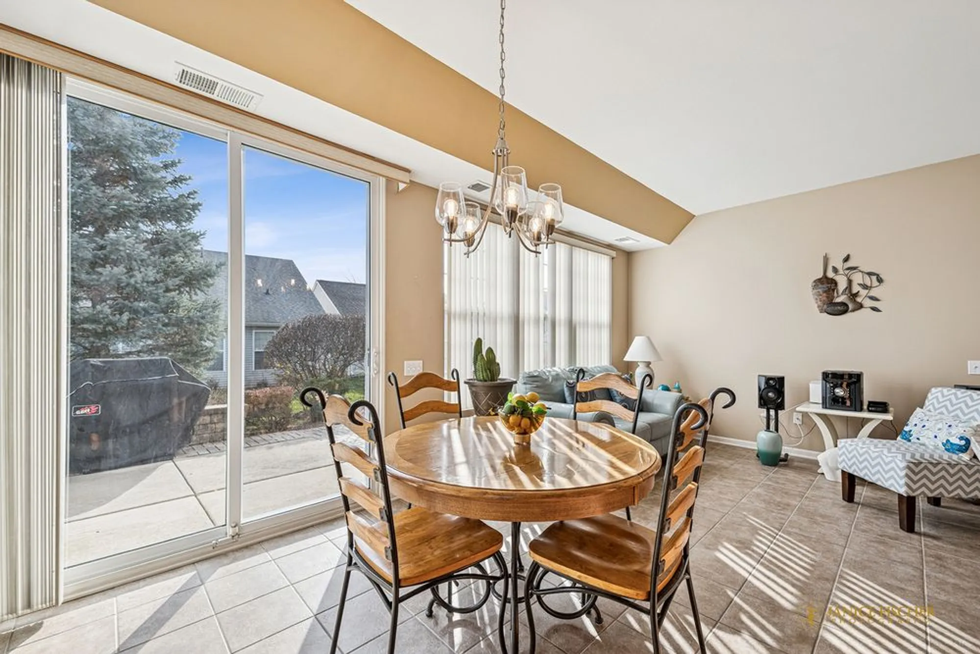 Property Slideshow image 11 of 21 | 13463 morgan way, Huntley, IL, 60142