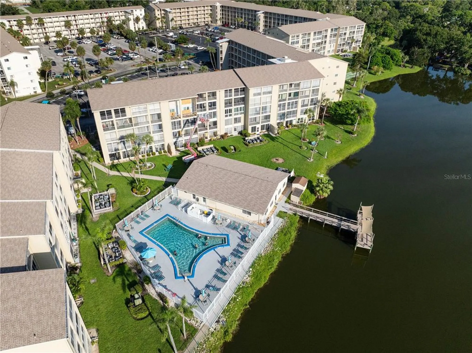 Property Slideshow image 33 of 49 | 3653 lake bayshore dr # j503, Bradenton, FL, 34205