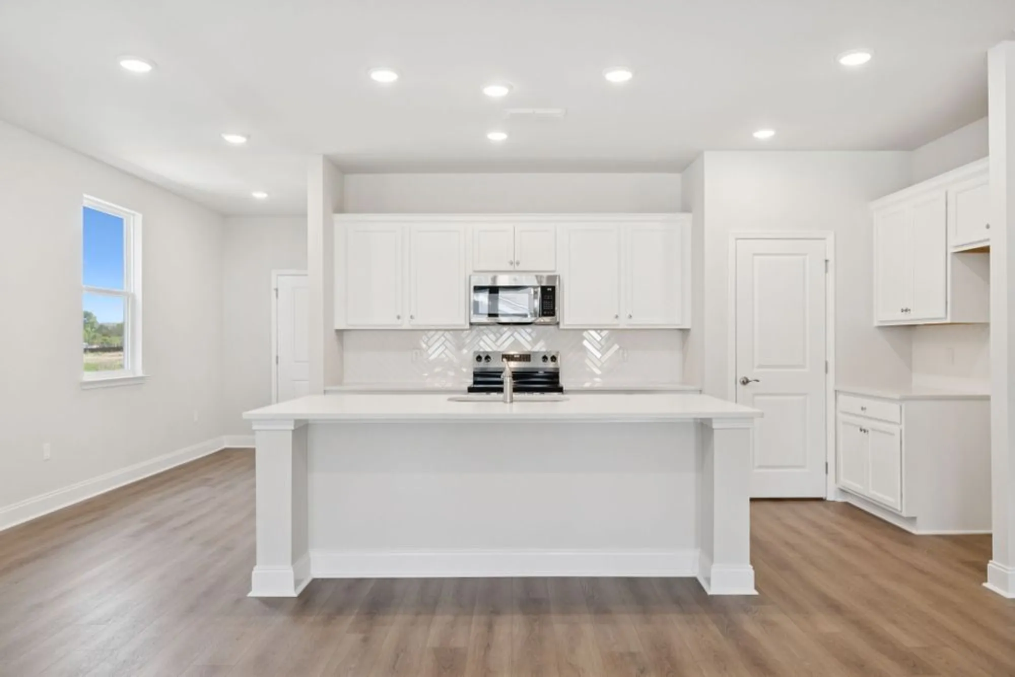 Property Slideshow image 13 of 88 | 308 stonehaus cir, Antioch, TN, 37013