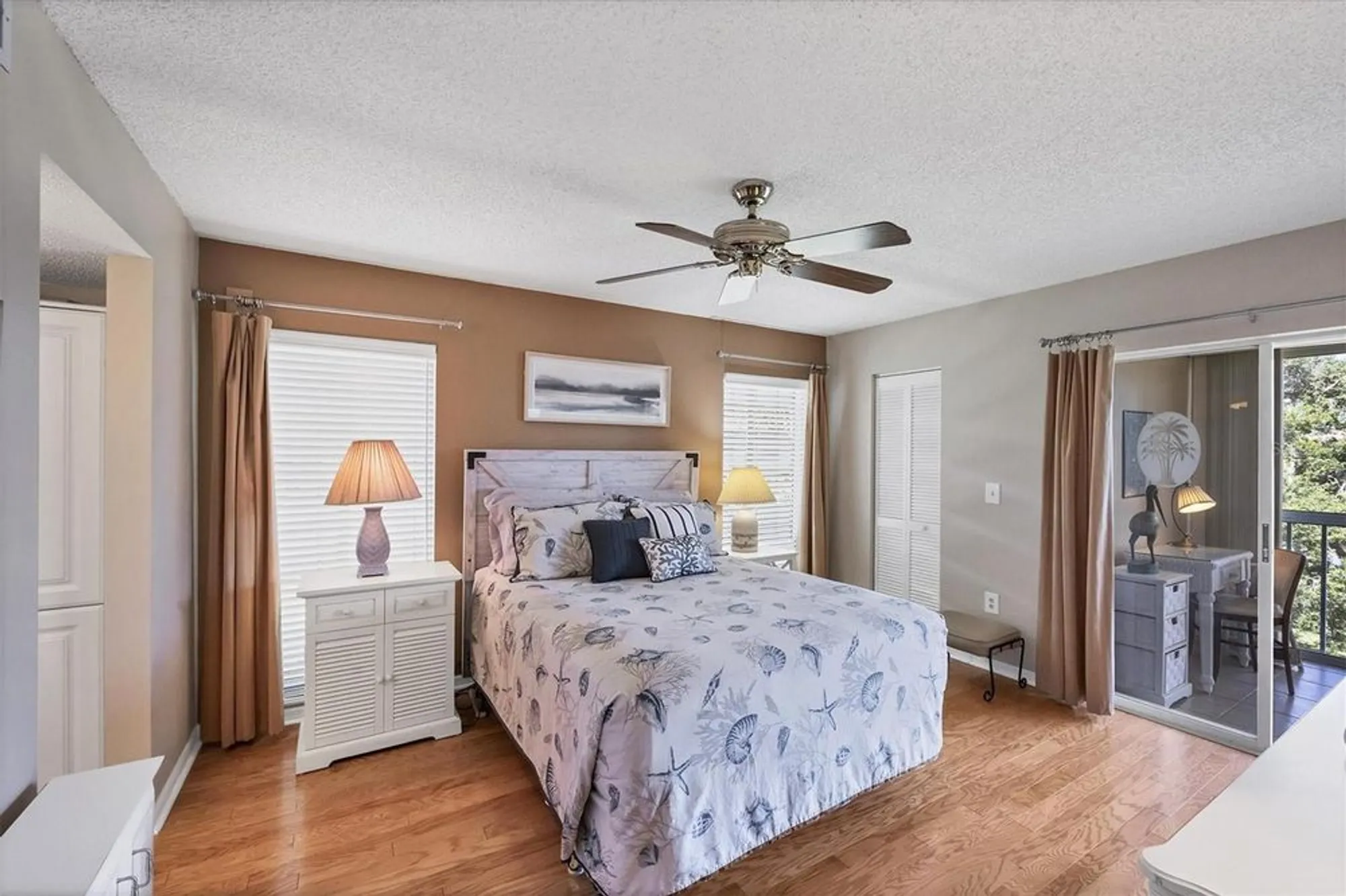 Property Slideshow image 14 of 49 | 404 cerromar cir 308, Venice, FL, 34293