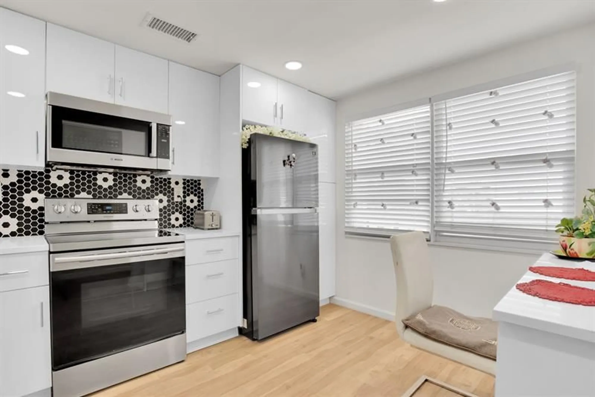 Property Slideshow image 4 of 32 | 4402 martinique ct l3, Coconut Creek, FL, 33066