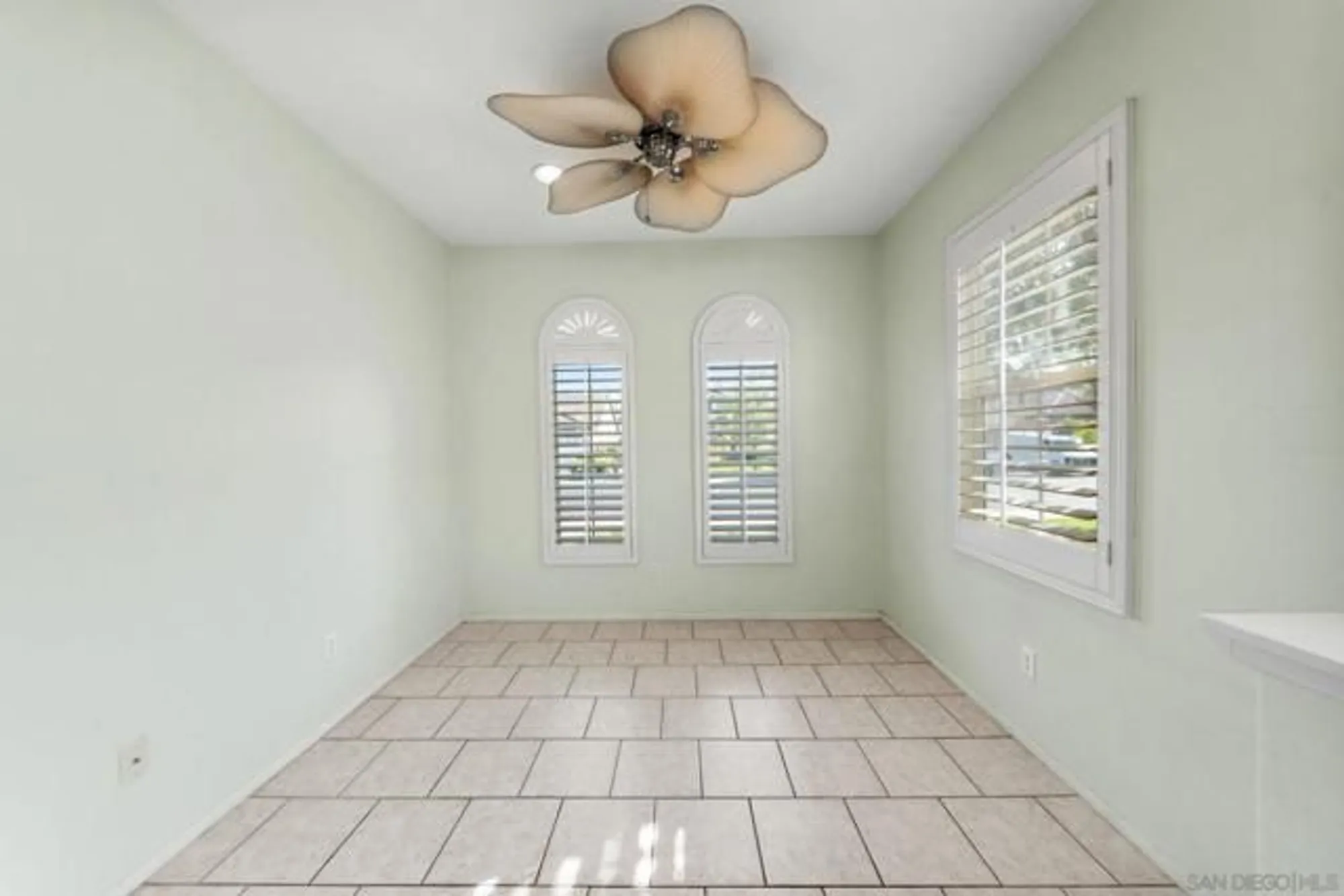 Property Slideshow image 20 of 37 | 27992 whisperwood dr, Menifee, CA, 92584