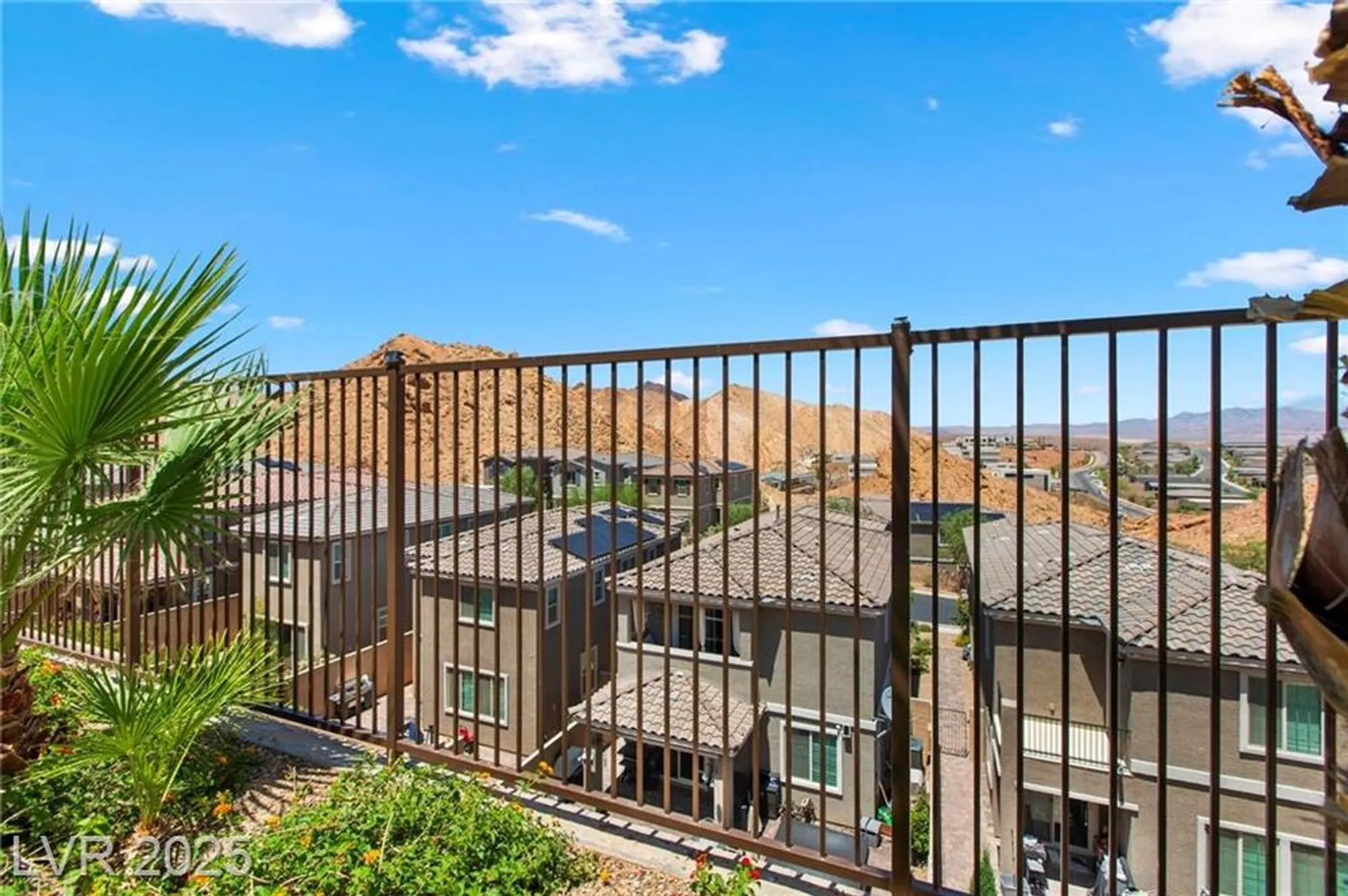 Property Slideshow image 35 of 42 | 44 moon hill dr, Henderson, NV, 89011