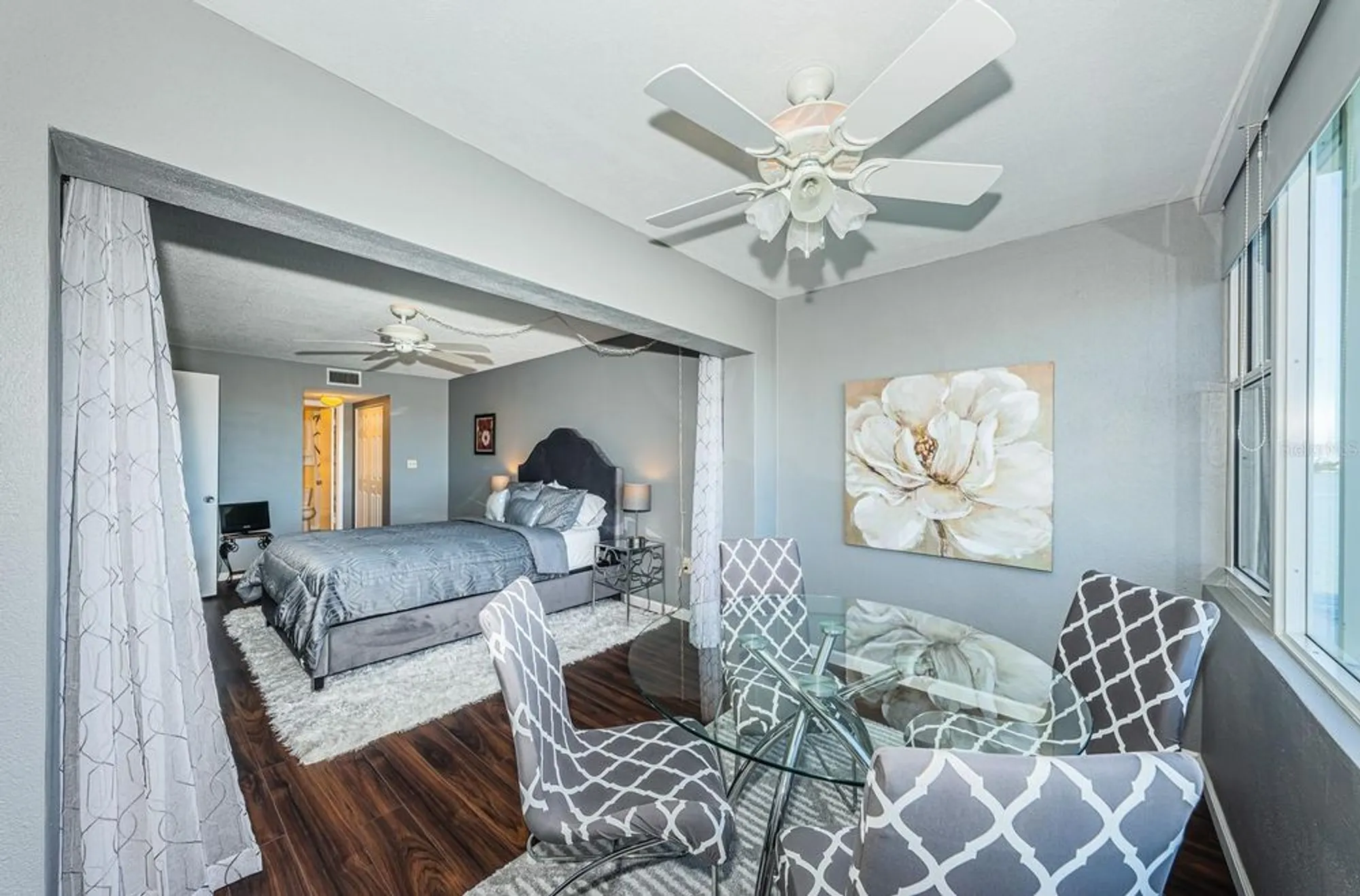 Property Slideshow image 23 of 54 | 4725 cove cir apt 604, Saint Petersburg, FL, 33708