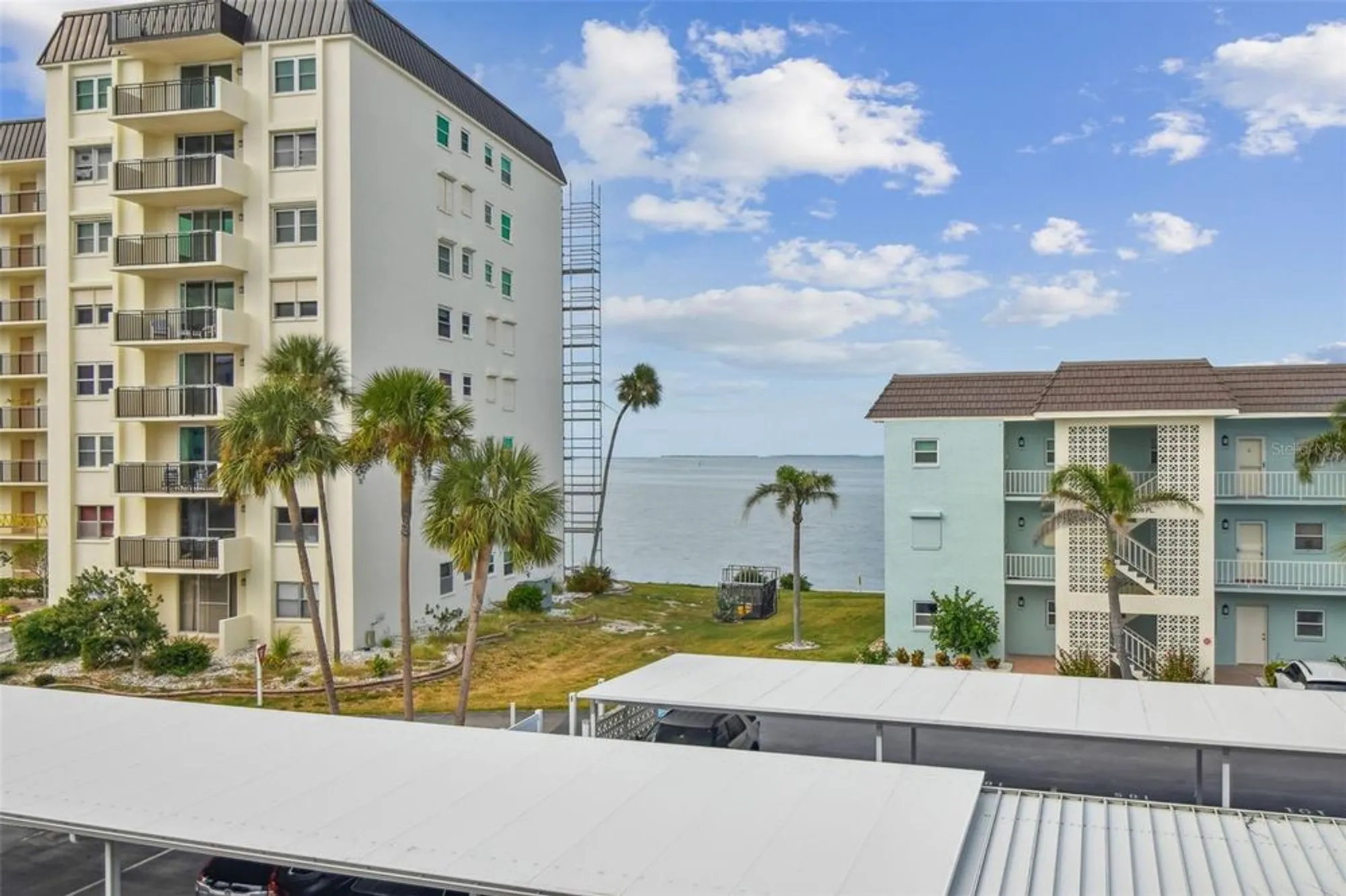 Property Slideshow image 4 of 59 | 8 glencoe pl 307, Dunedin, FL, 34698