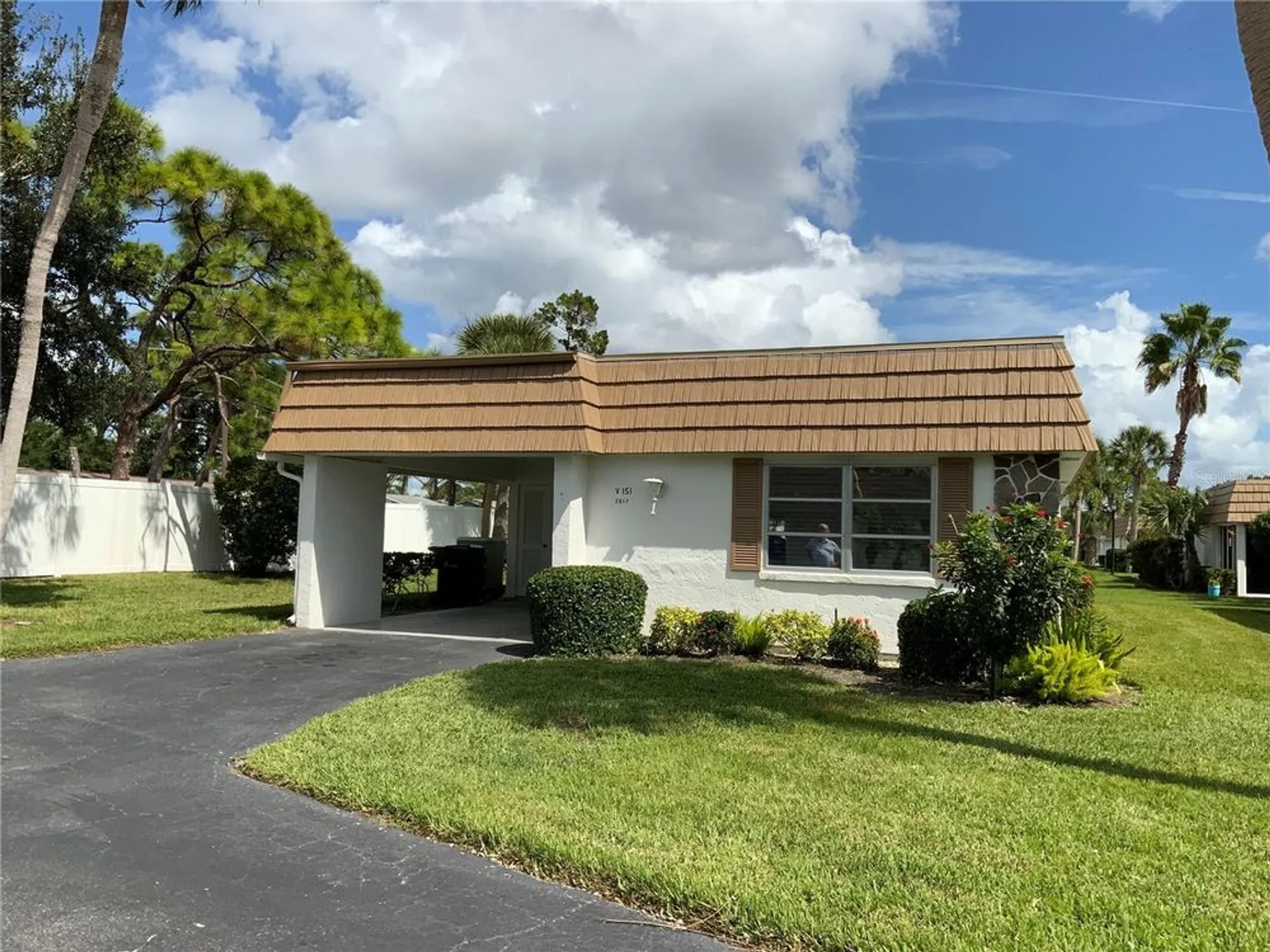 Property Slideshow image 2 of 20 | 2617 riverbluff pkwy # v151, Sarasota, FL, 34231