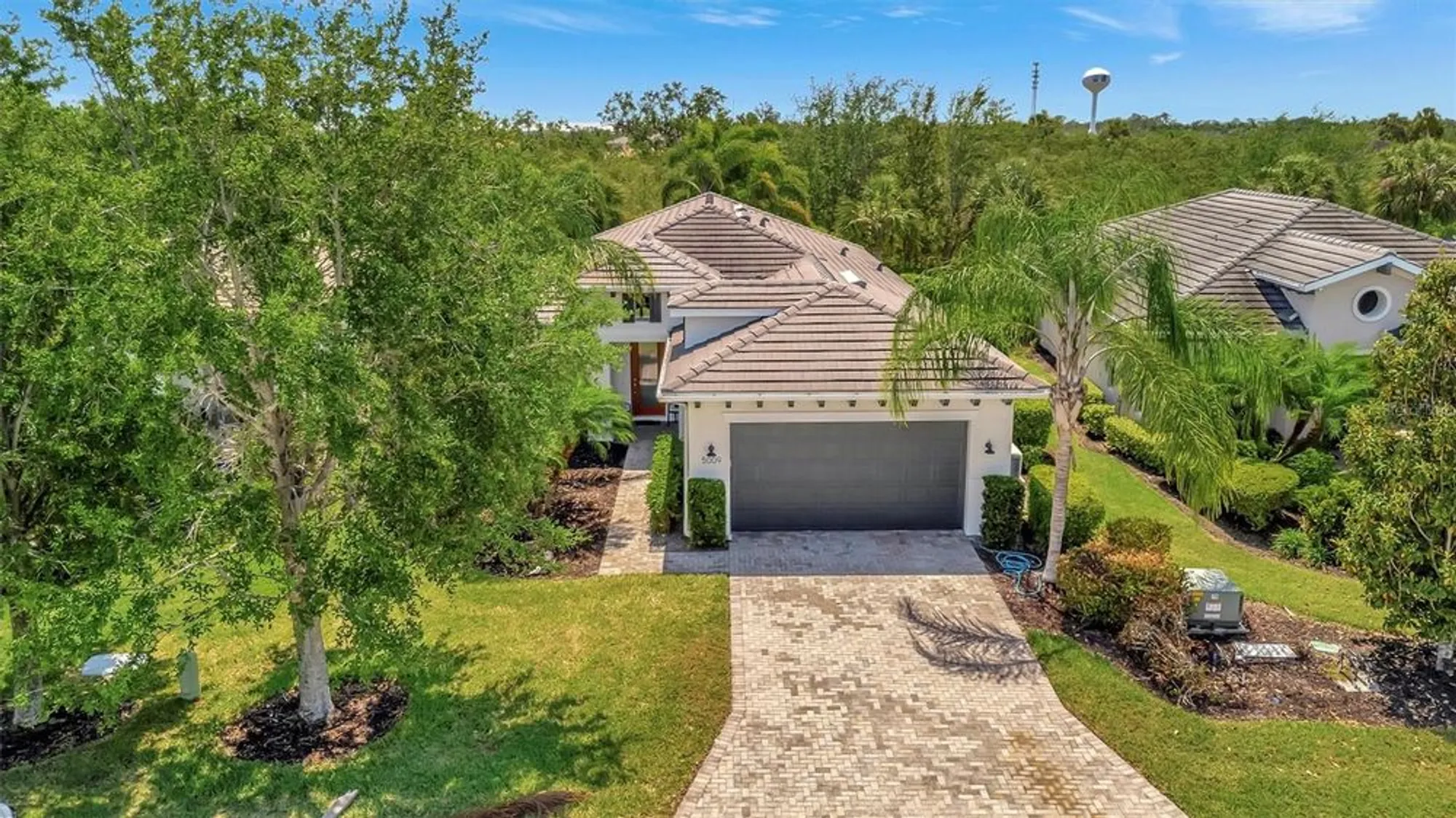 Property Slideshow image 3 of 78 | 5009 lake overlook ave, Bradenton, FL, 34208