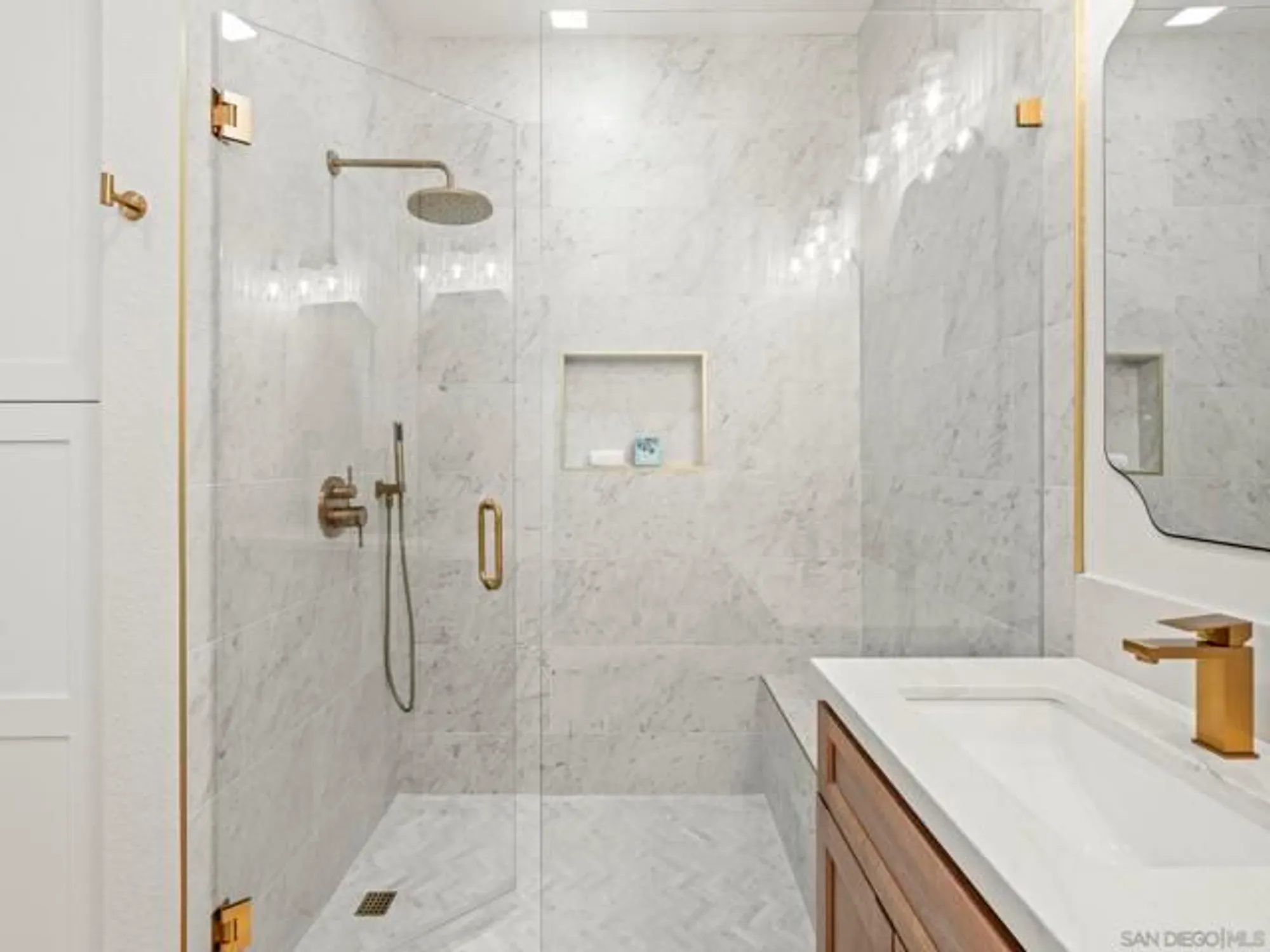 Property Slideshow image 26 of 64 | 4137 pindar way, Oceanside, CA, 92056