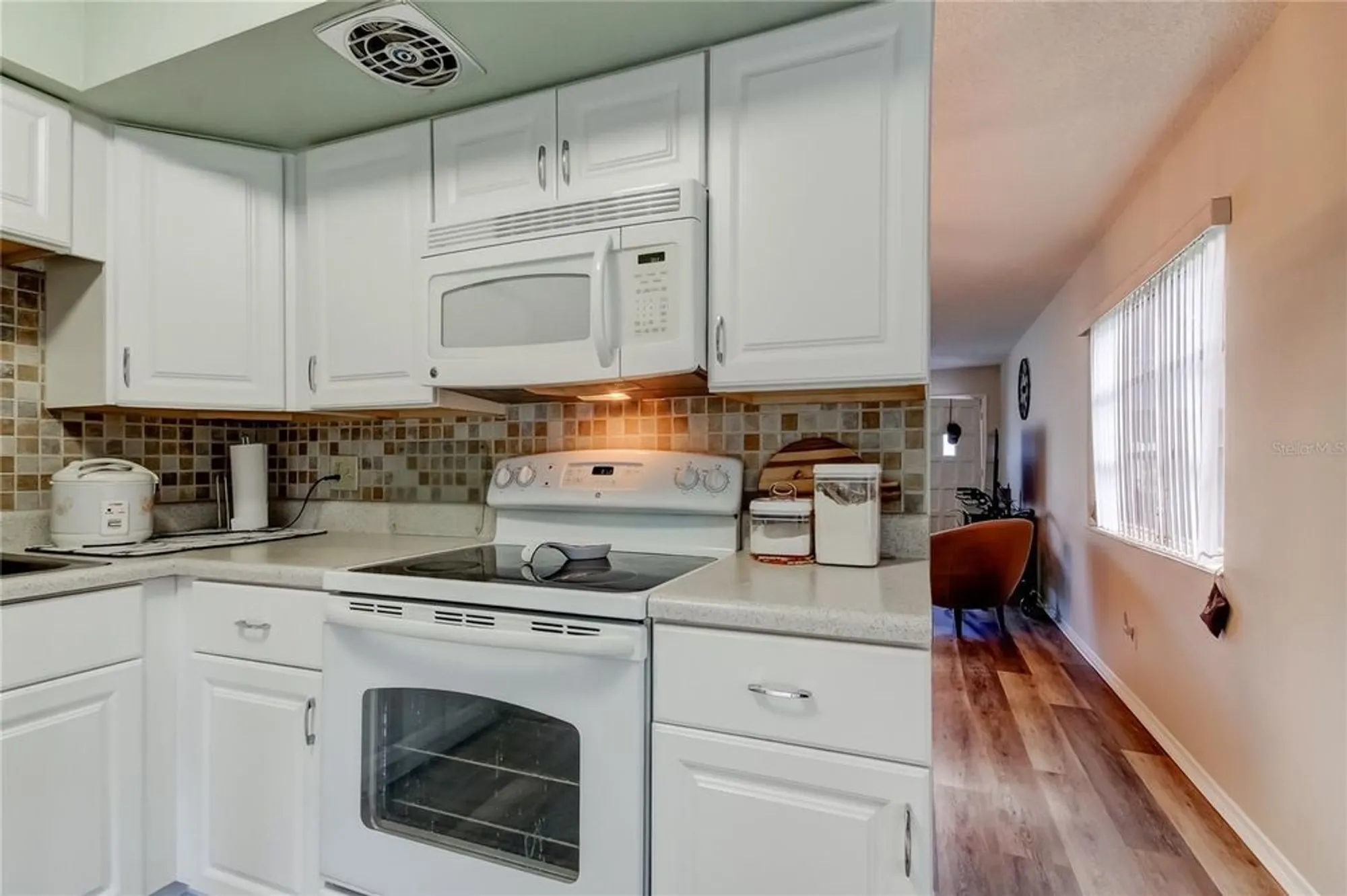 Property Slideshow image 13 of 46 | 2460 persian dr 26, Clearwater, FL, 33763