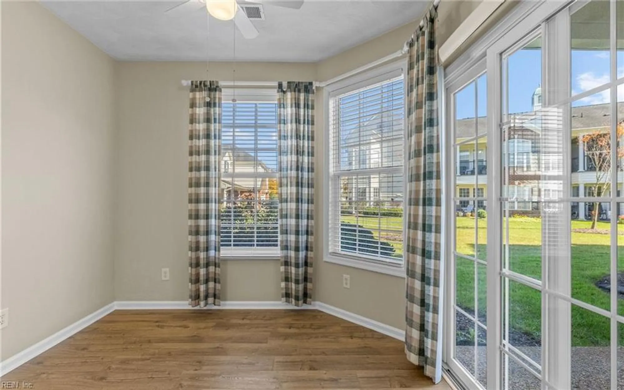 Property Slideshow image 13 of 48 | 2825 loveliness ct, Virginia Beach, VA, 23456