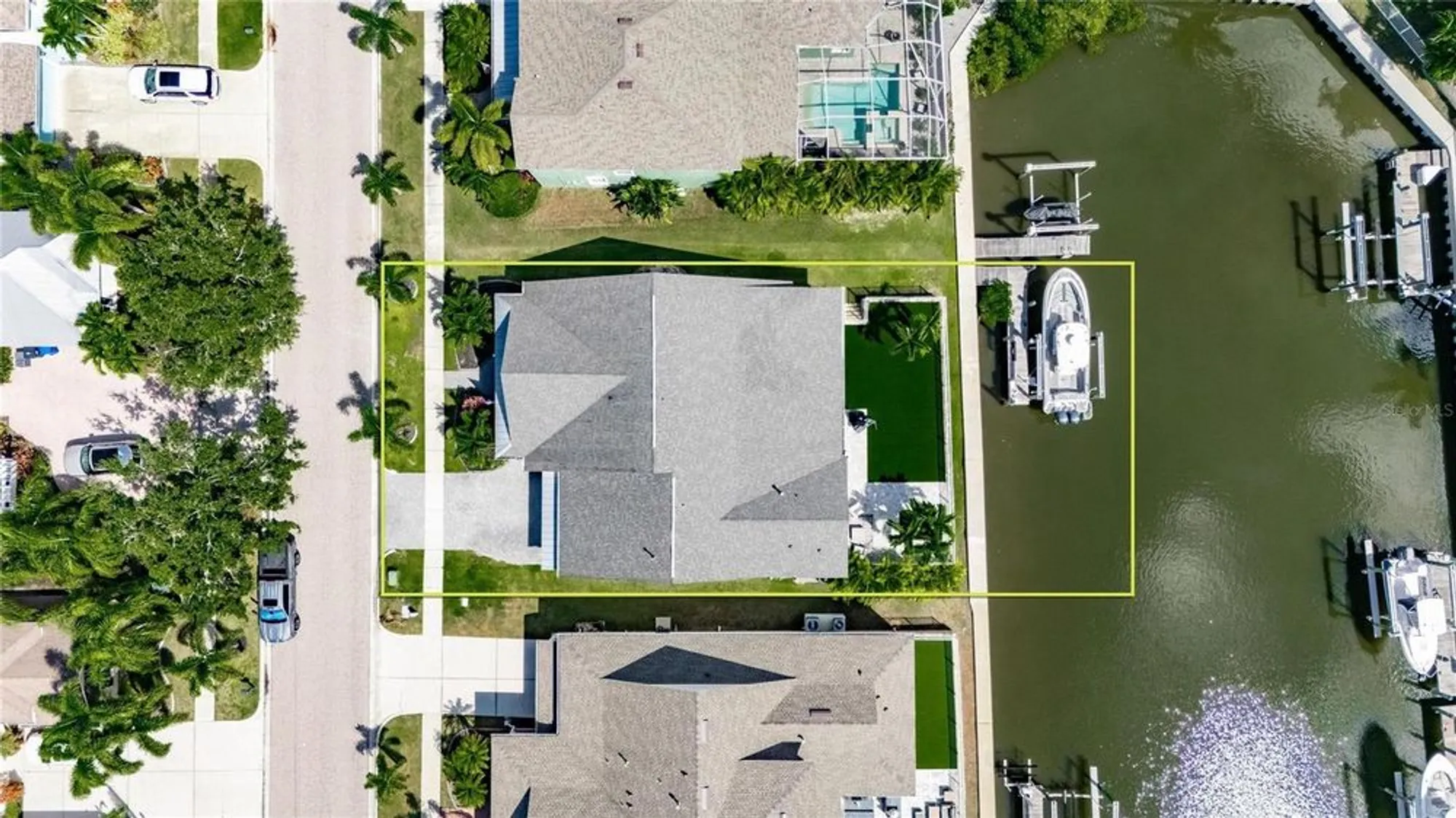 Property Slideshow image 5 of 66 | 526 islebay dr, Apollo Beach, FL, 33572