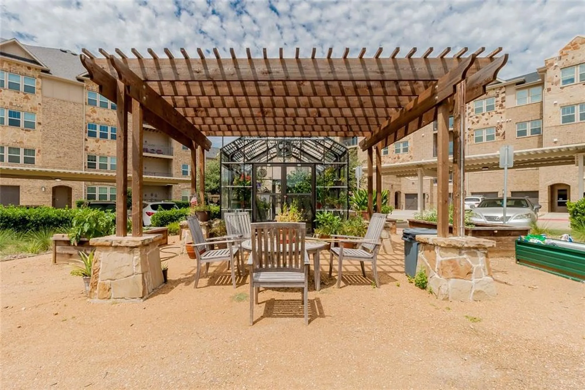 Property Slideshow image 18 of 35 | 1735 wittington pl apt 1207, Dallas, TX, 75234