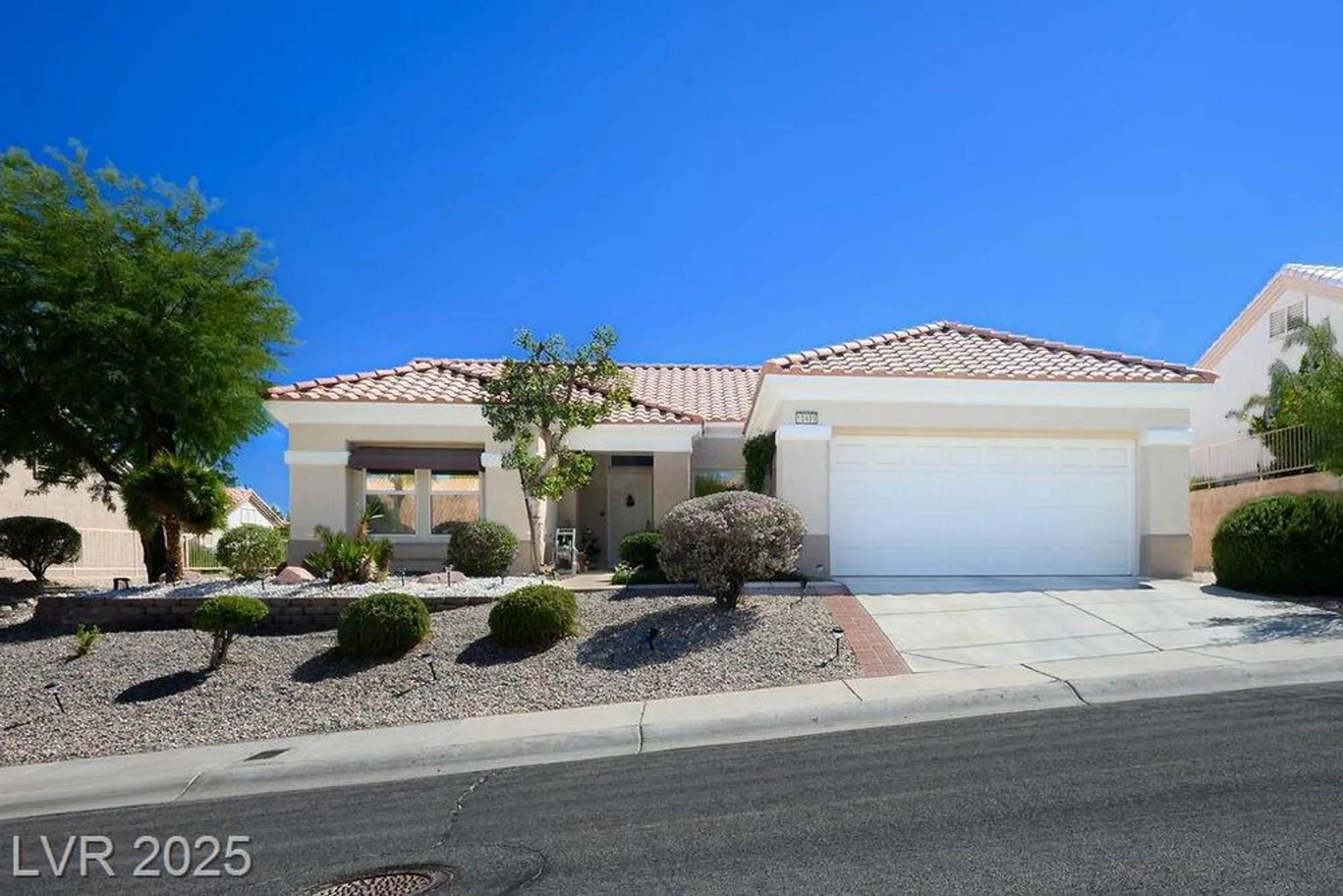 Property Slideshow image 1 of 74 | 10409 longwood dr, Las Vegas, NV, 89134